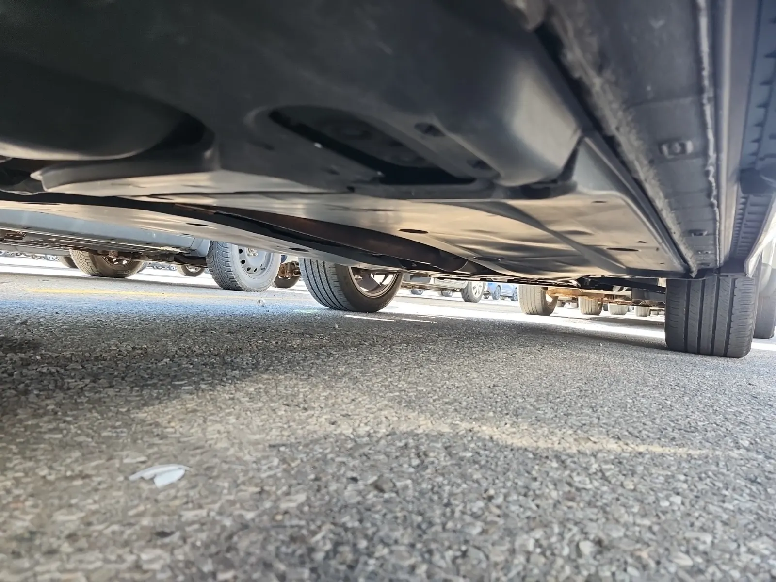 Undercarriage - Passenger Photo