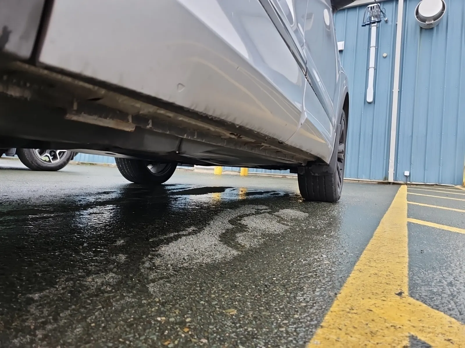 Undercarriage - Passenger Photo