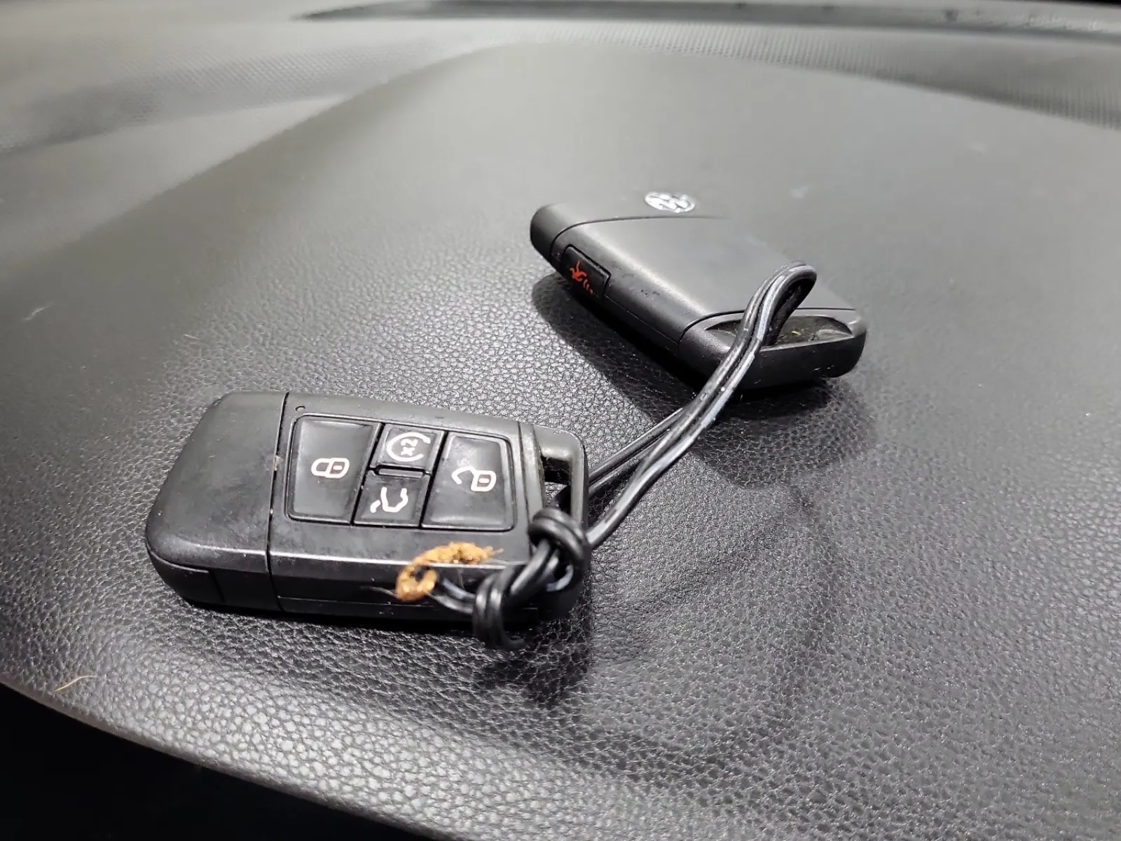 Keys/Fobs/Manual Photo