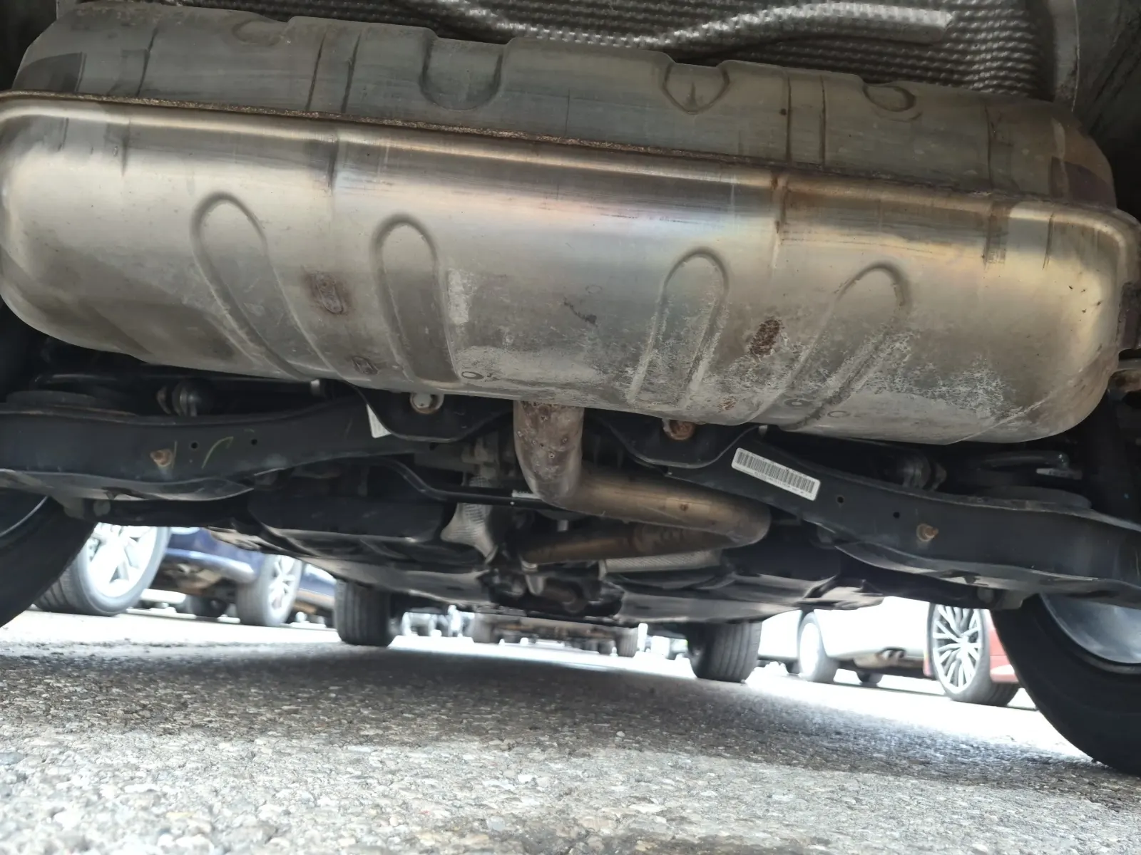 Undercarriage - Rear Photo