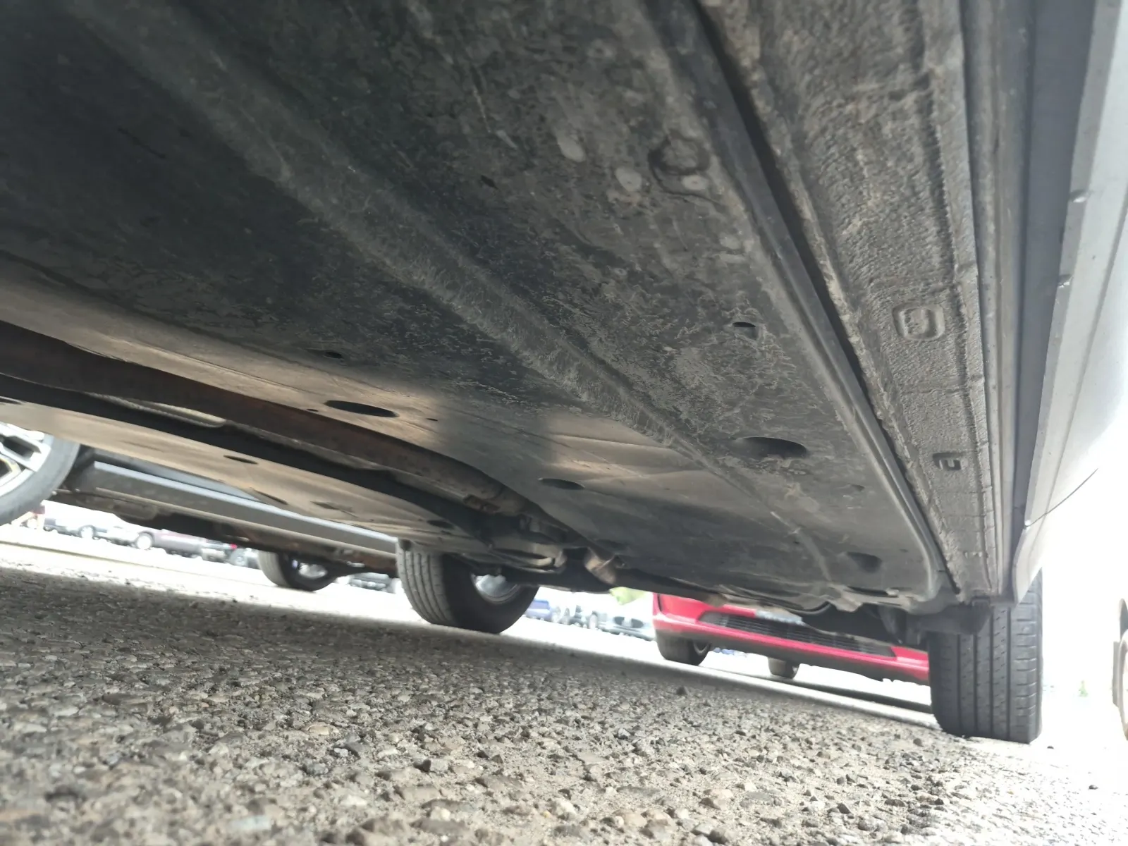 Undercarriage - Driver Photo