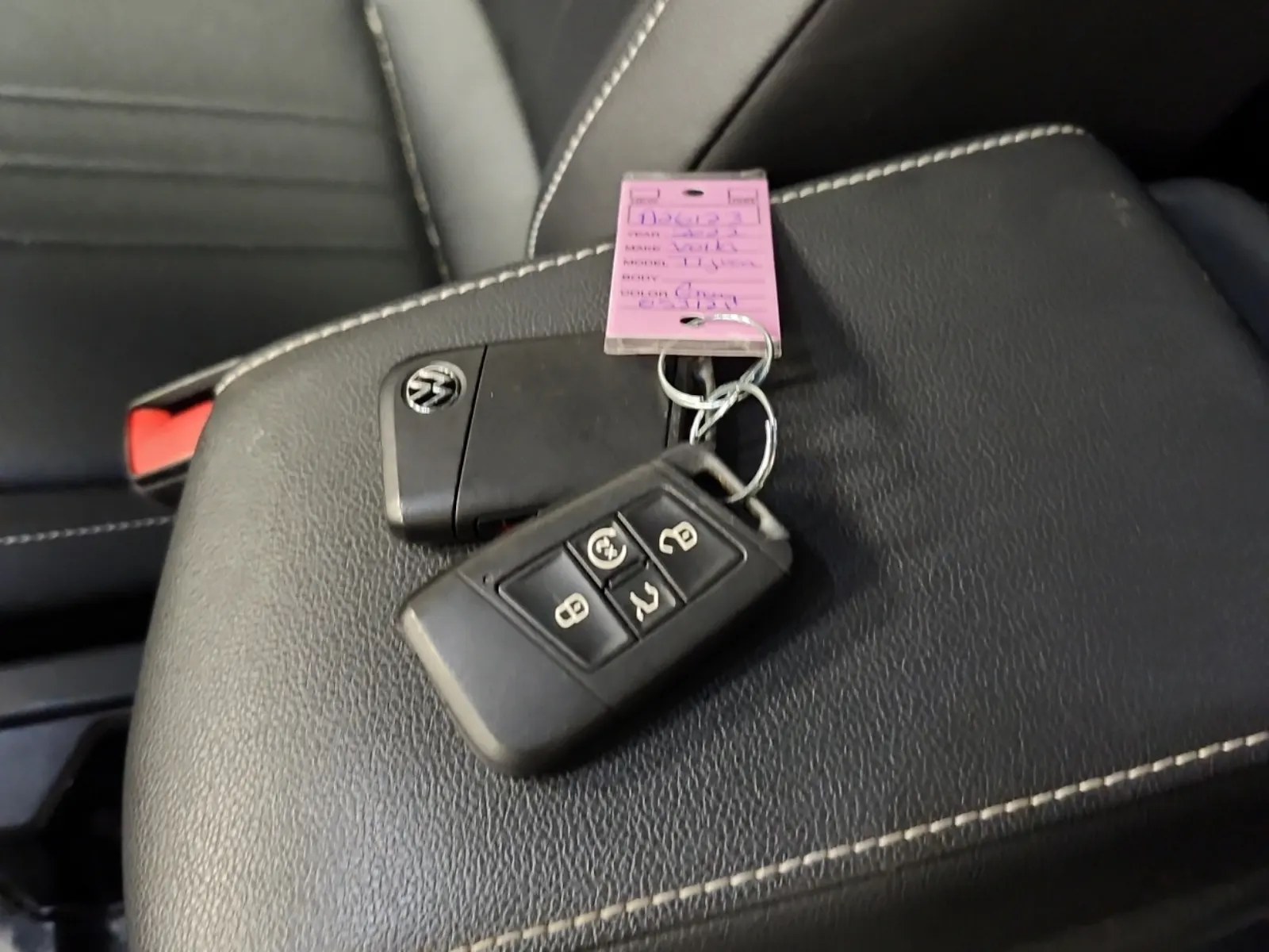 Keys/Fobs/Manual Photo