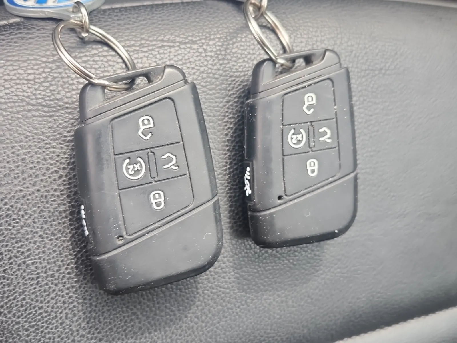 Keys/Fobs/Manual Photo