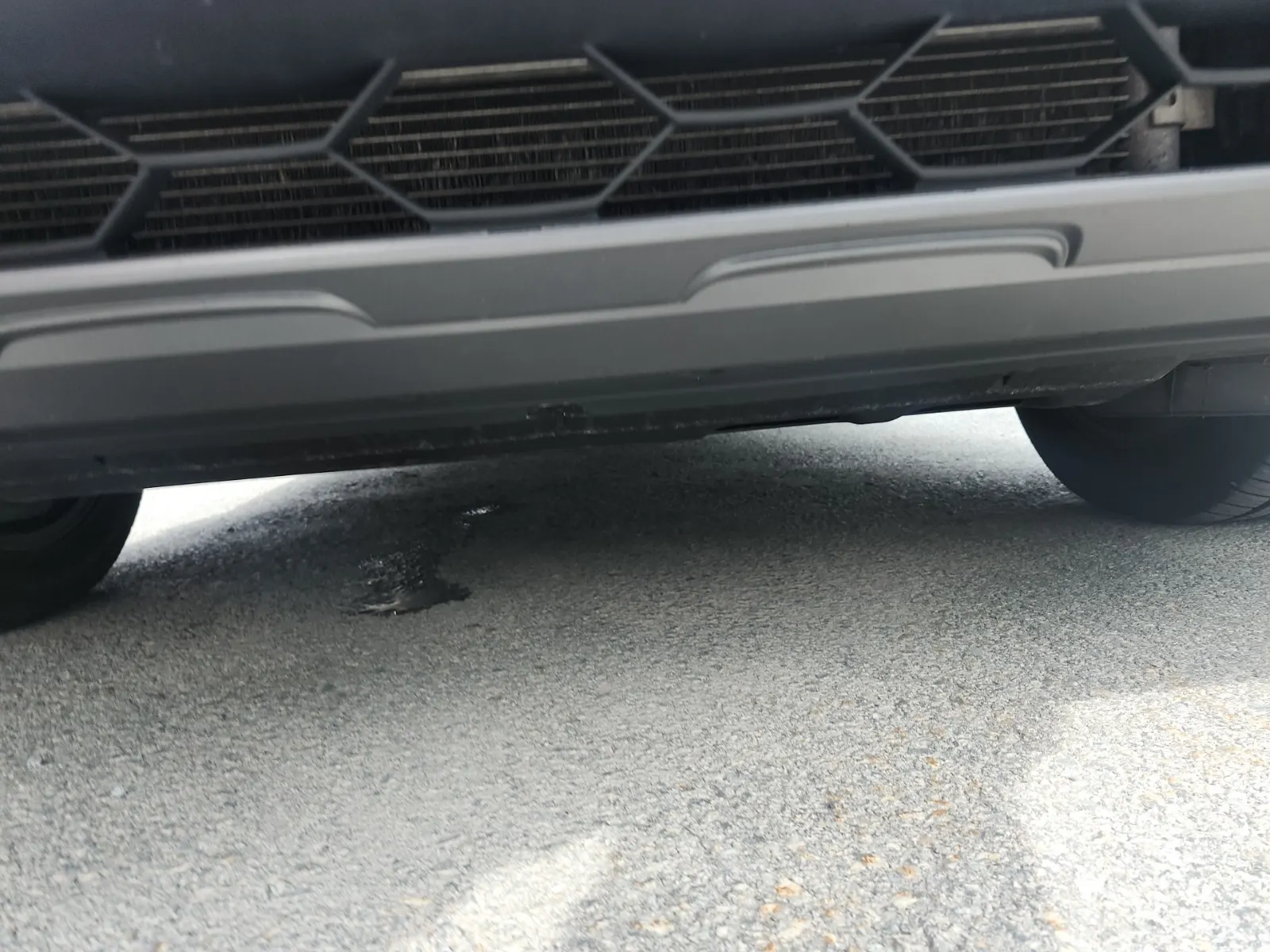 Undercarriage - Front Photo