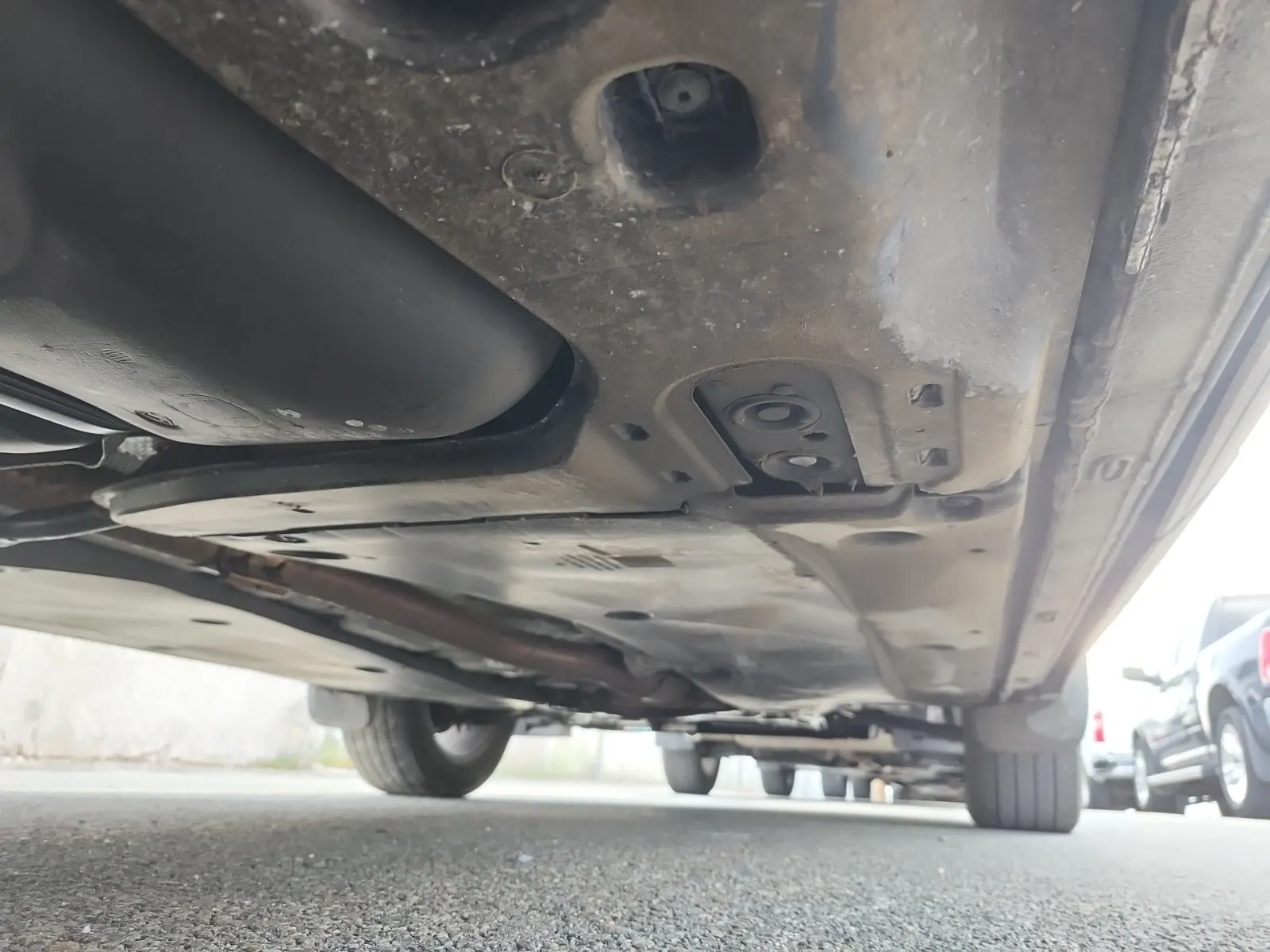 Undercarriage - Passenger Photo