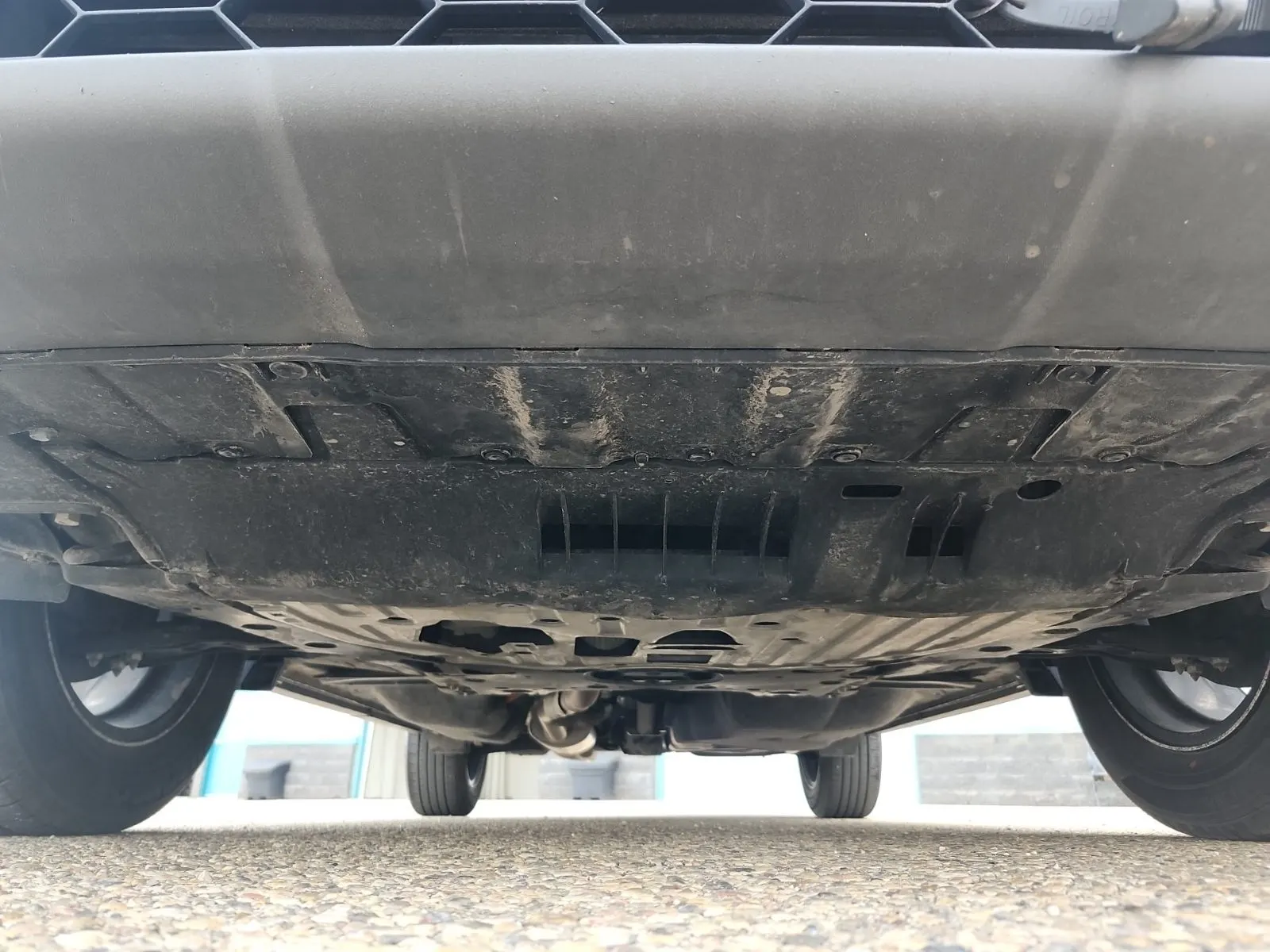 Undercarriage - Front Photo