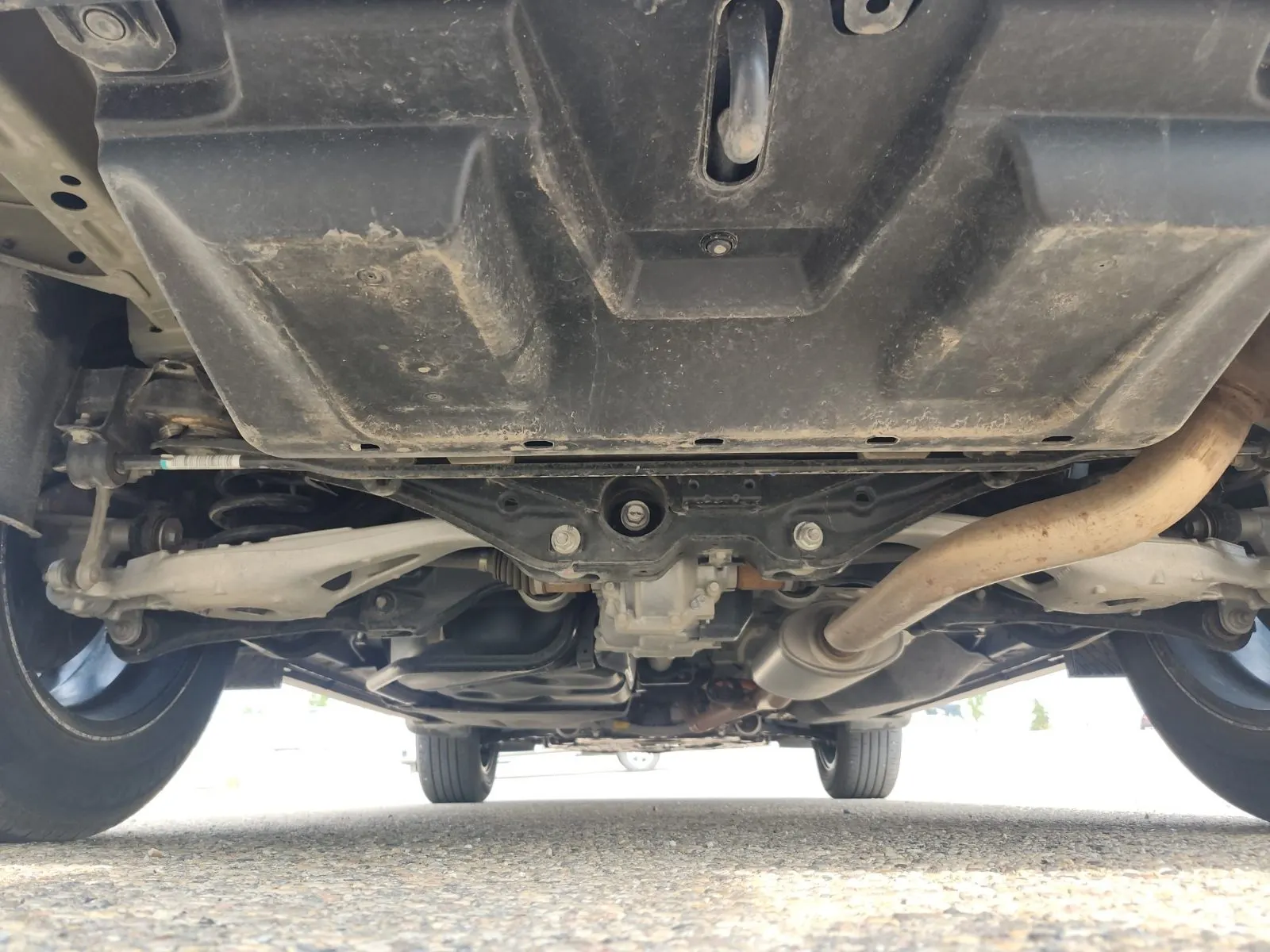 Undercarriage - Rear Photo