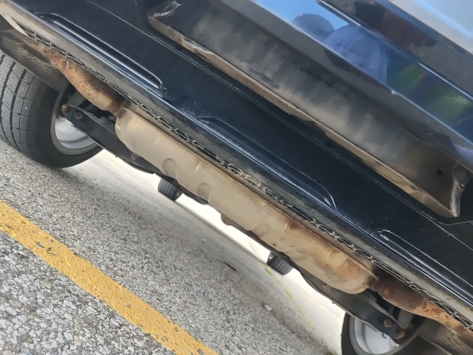 Undercarriage - Rear Photo