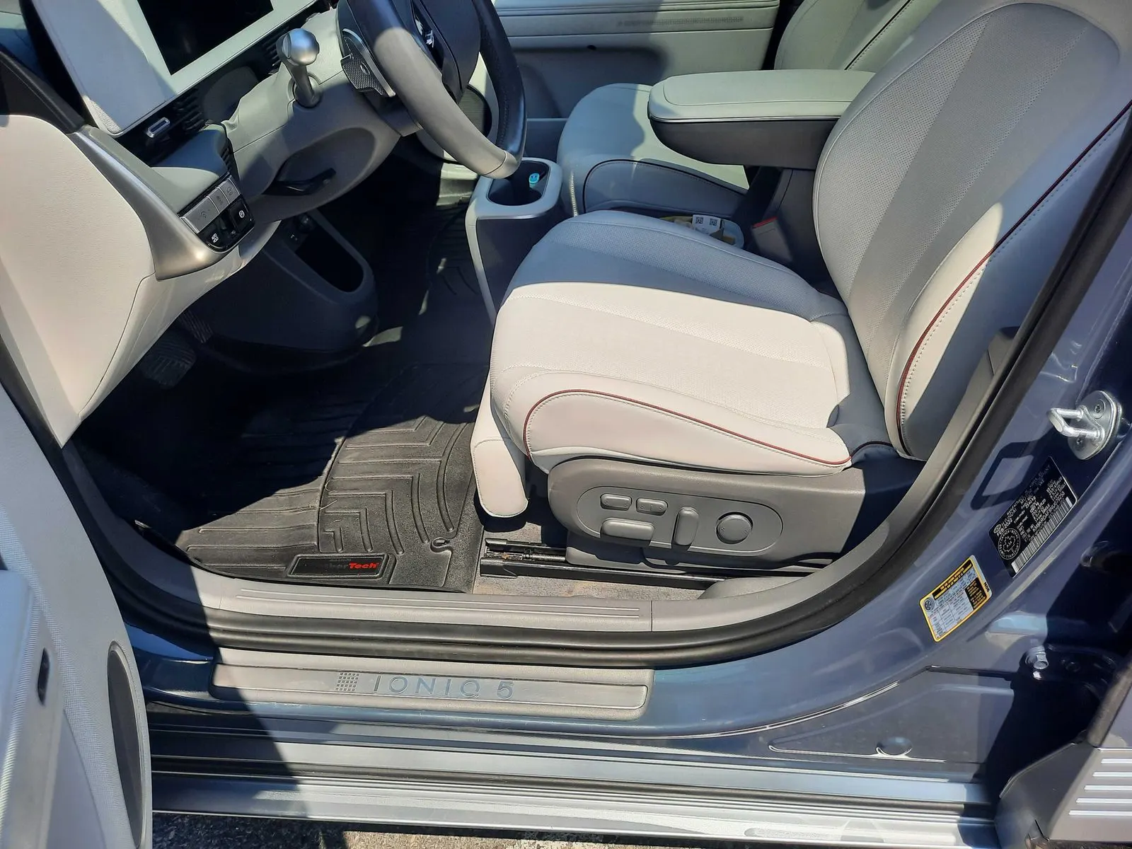 Interior driver side