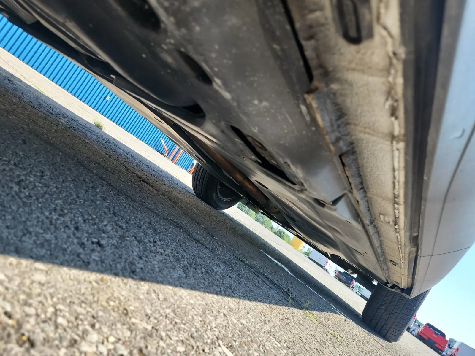 Undercarriage - Passenger Photo