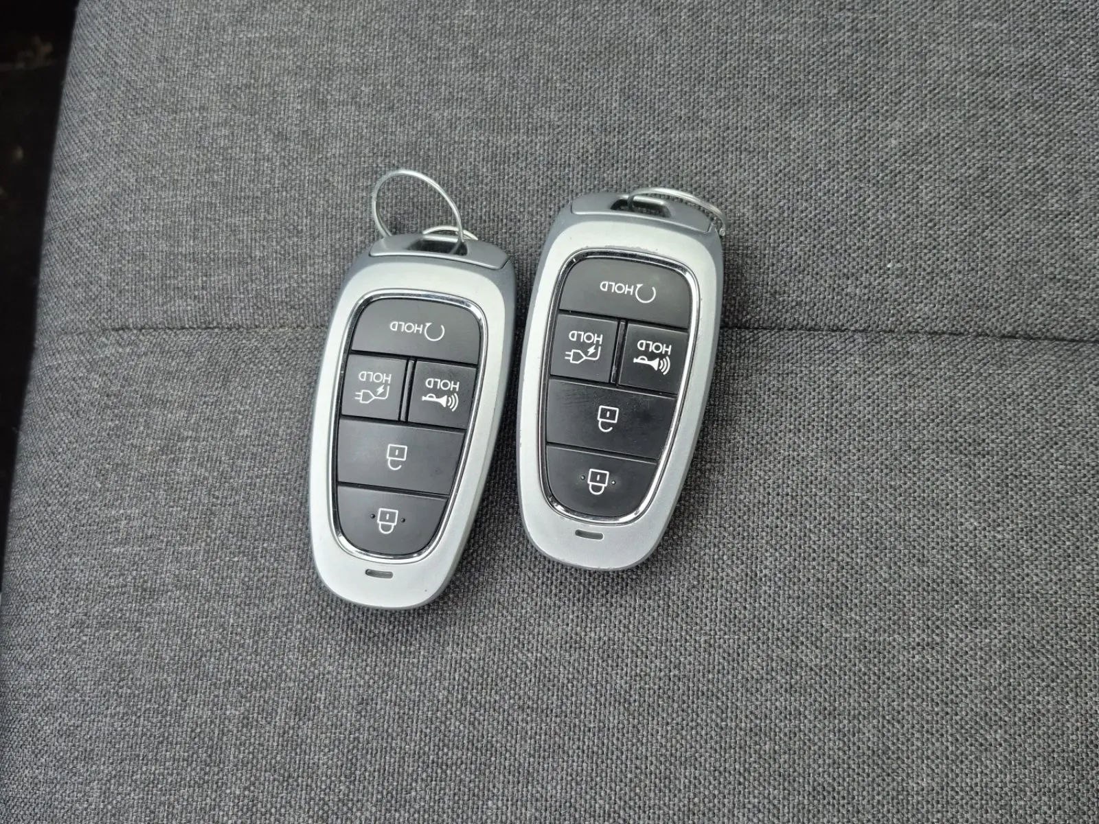 Keys/Fobs/Manual Photo