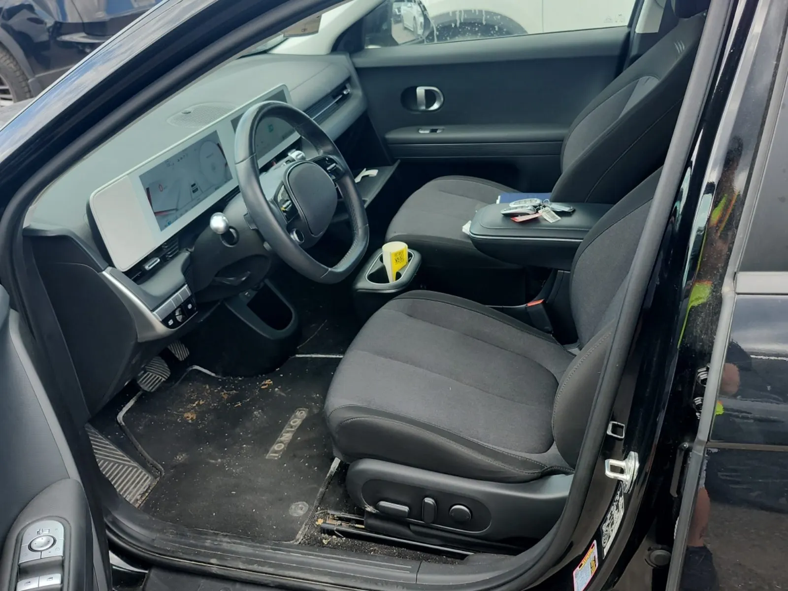 Front Interior Photo