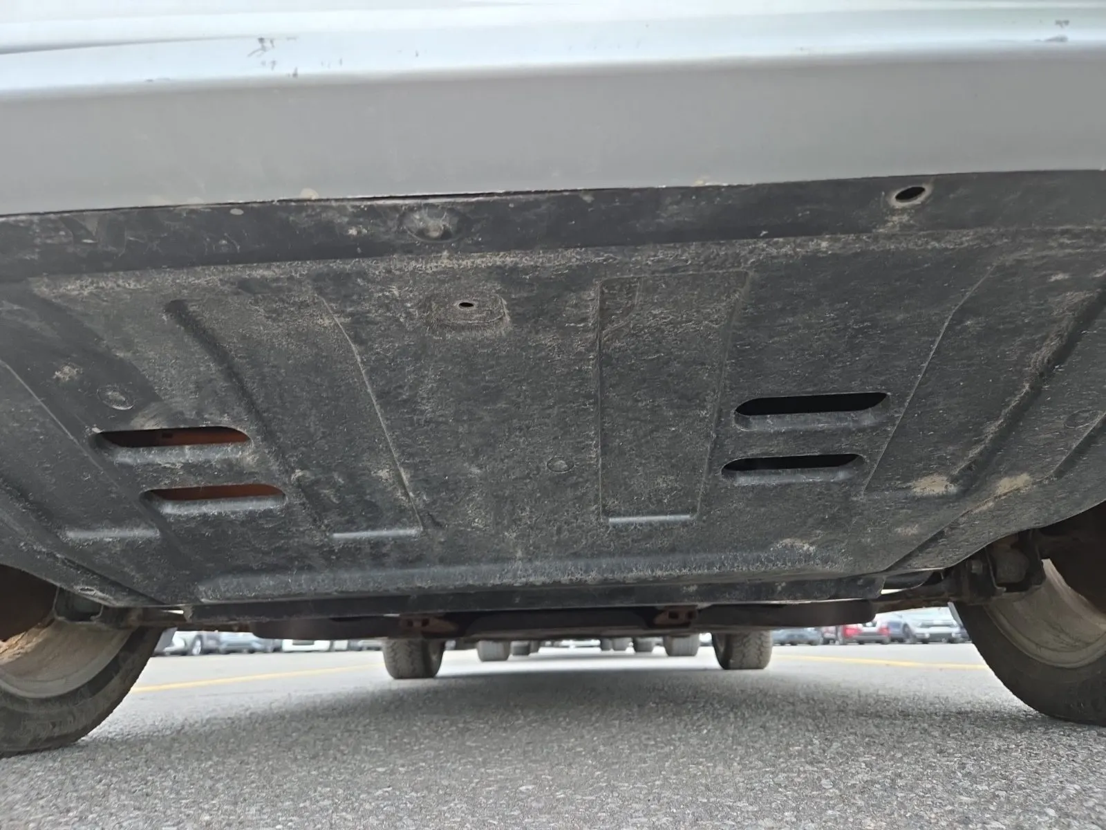 Undercarriage - Rear Photo