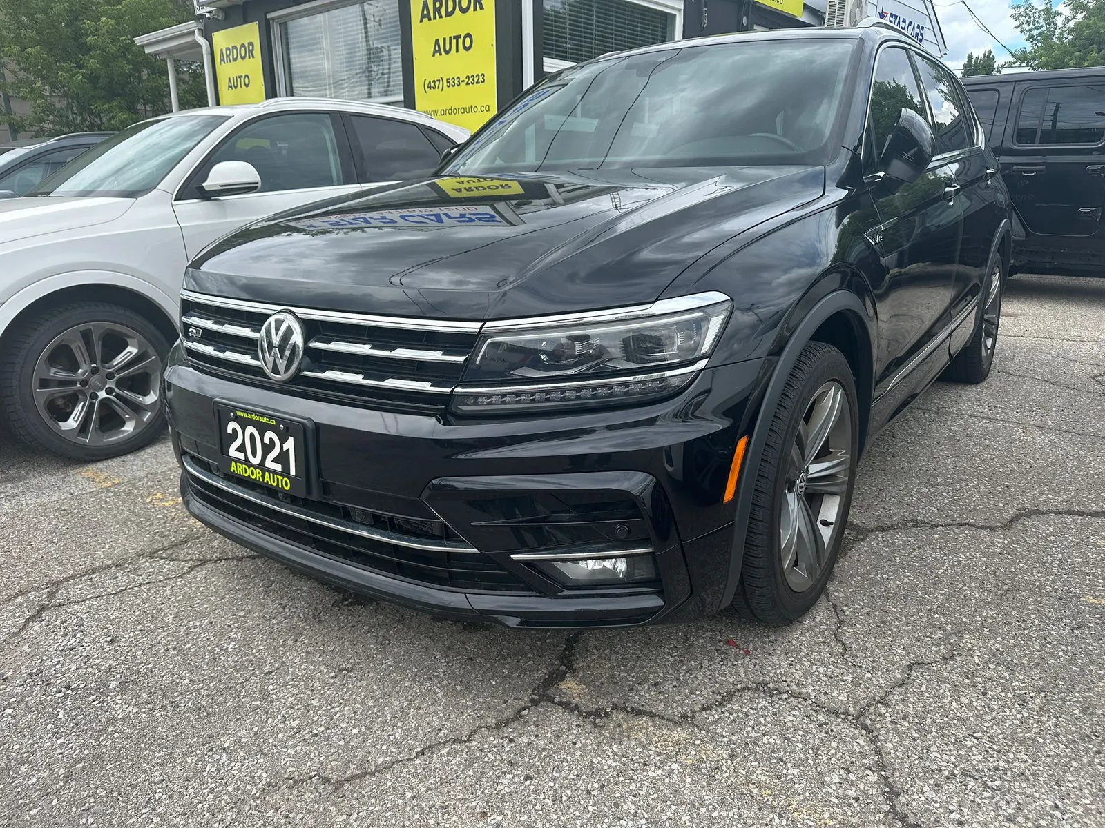 3/4 Front (Main image)