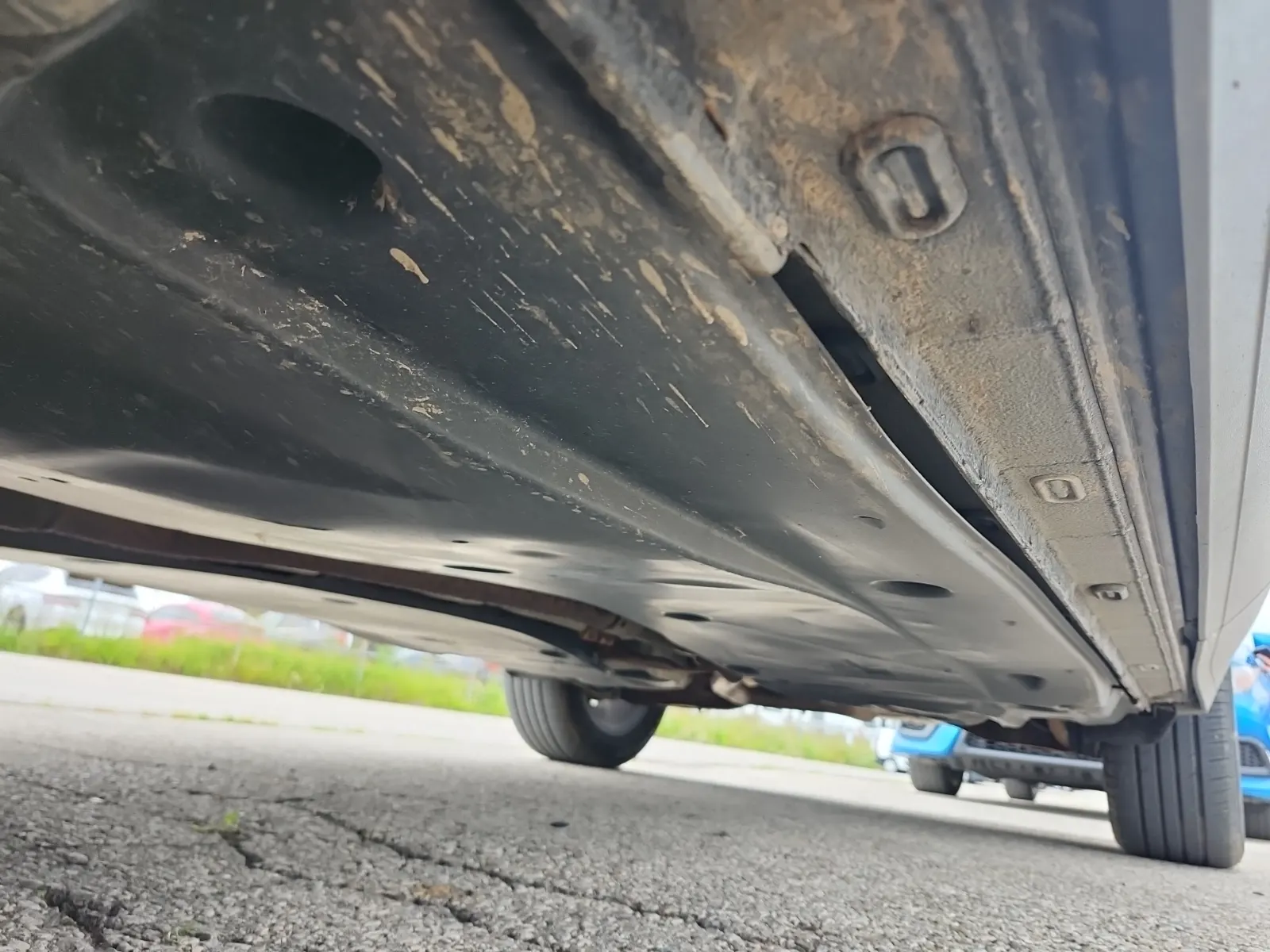 Undercarriage - Driver Photo