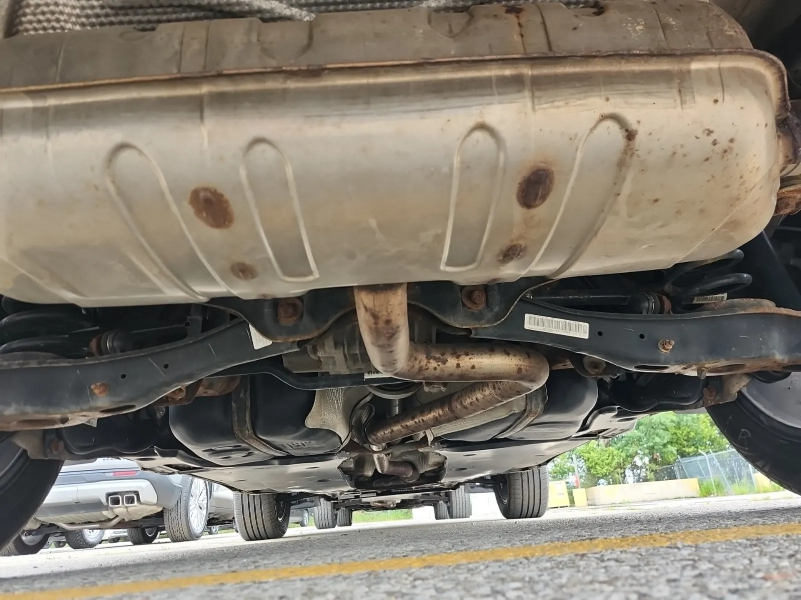 Undercarriage - Rear Photo
