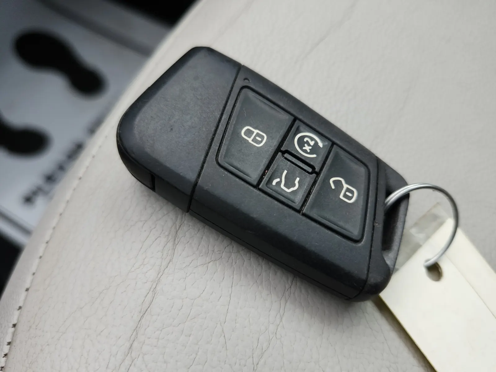 Keys/Fobs/Manual Photo