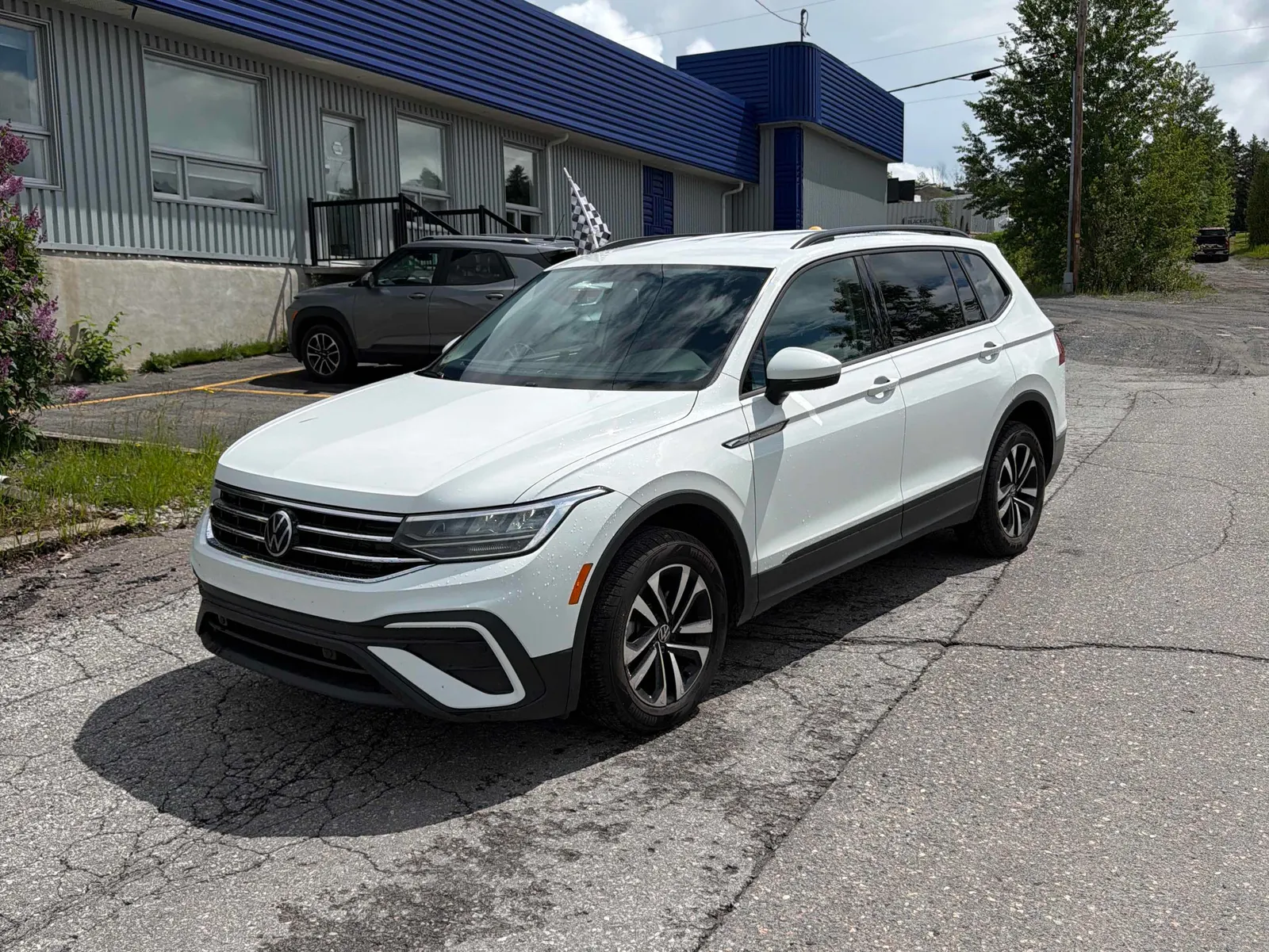 3/4 Front (Main image)