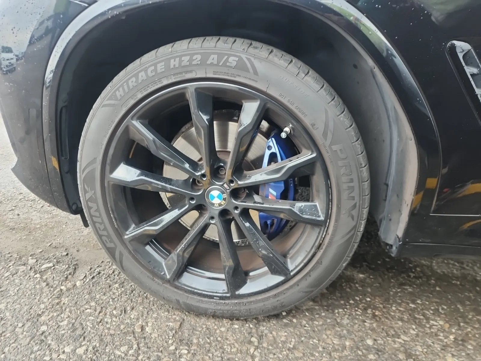 Front driver wheel/tire photo