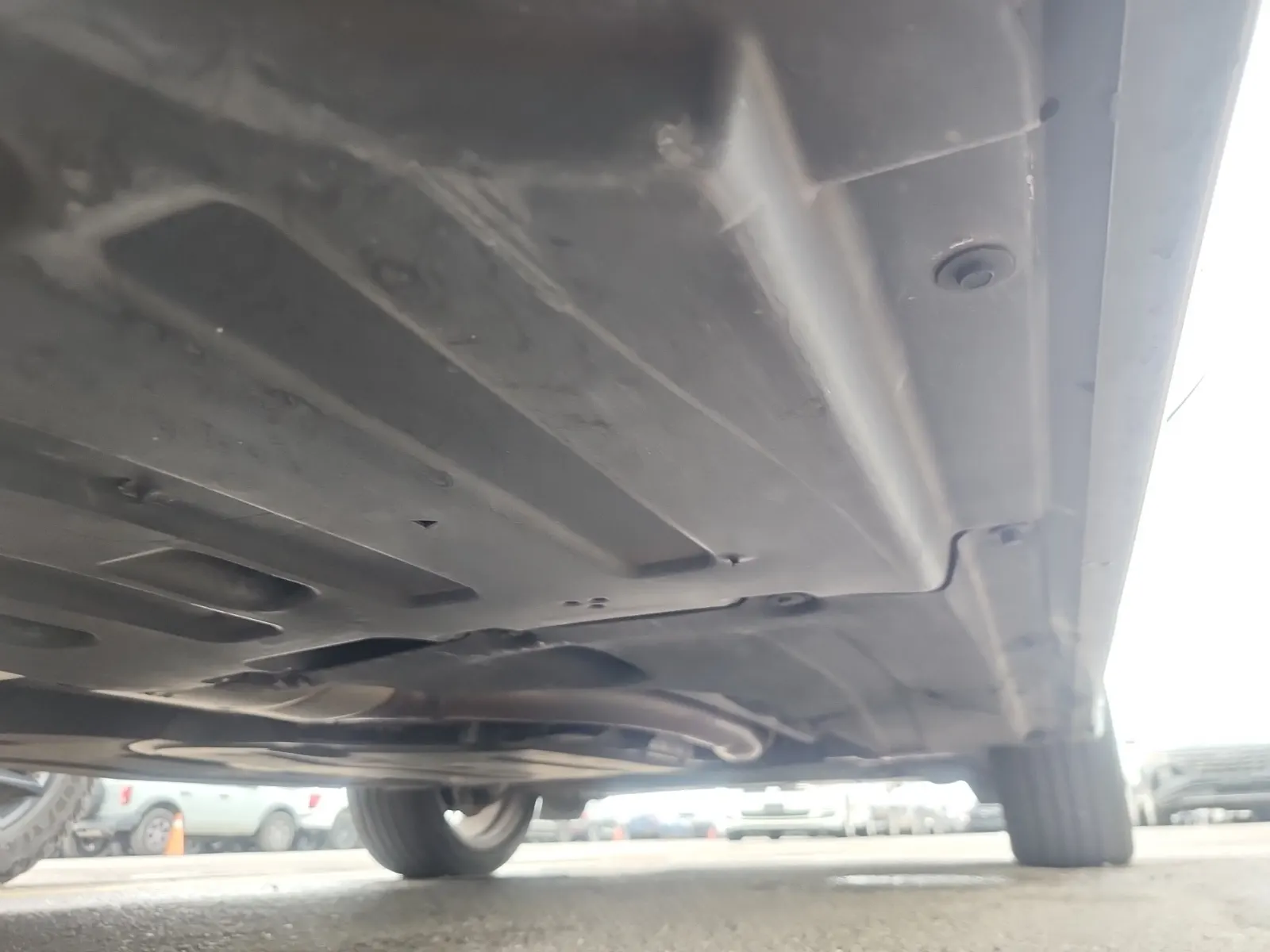 Undercarriage - Passenger Photo