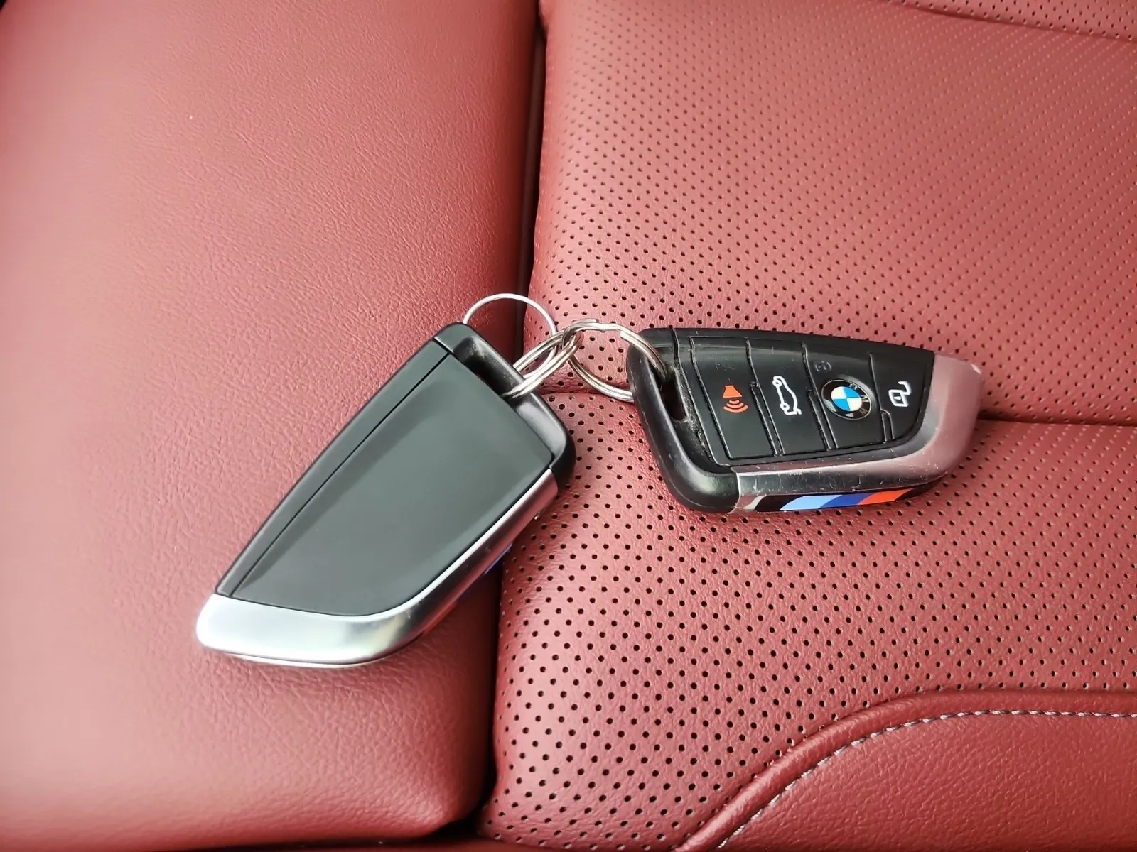 Keys/Fobs/Manual Photo