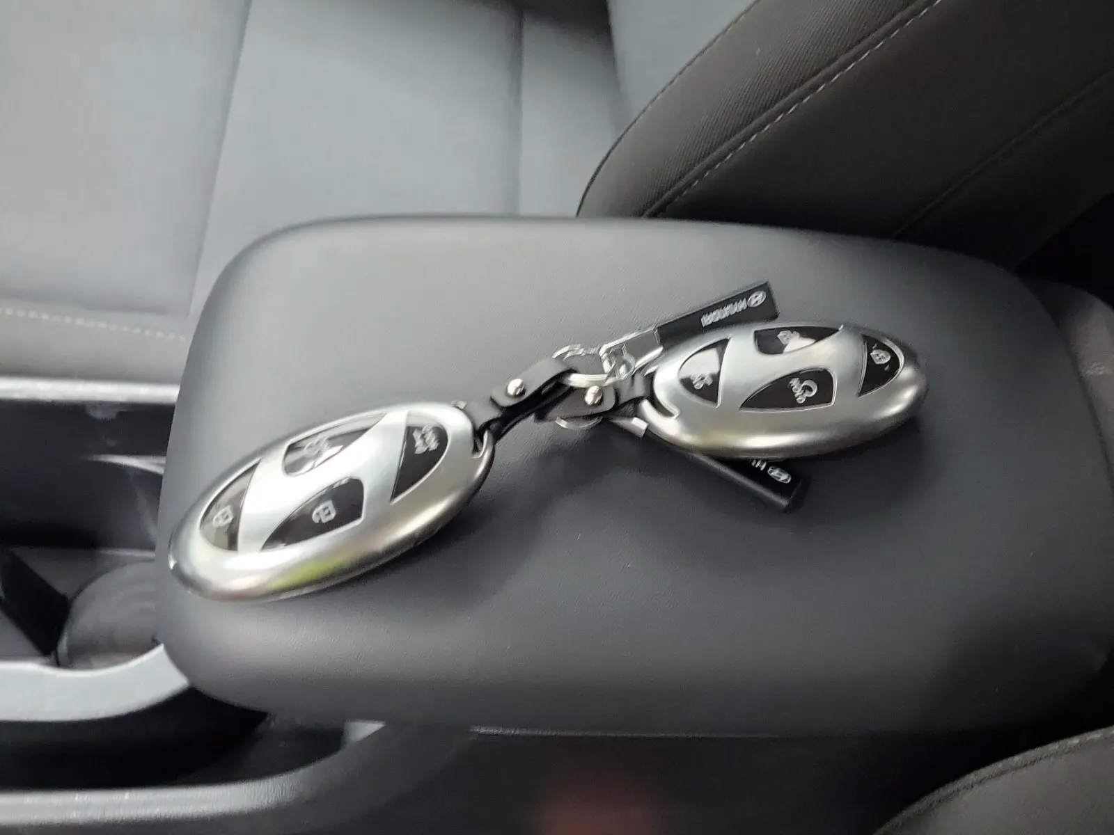 Keys/Fobs/Manual Photo