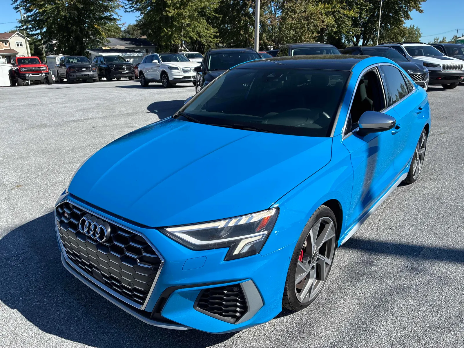 3/4 Front (Main image)
