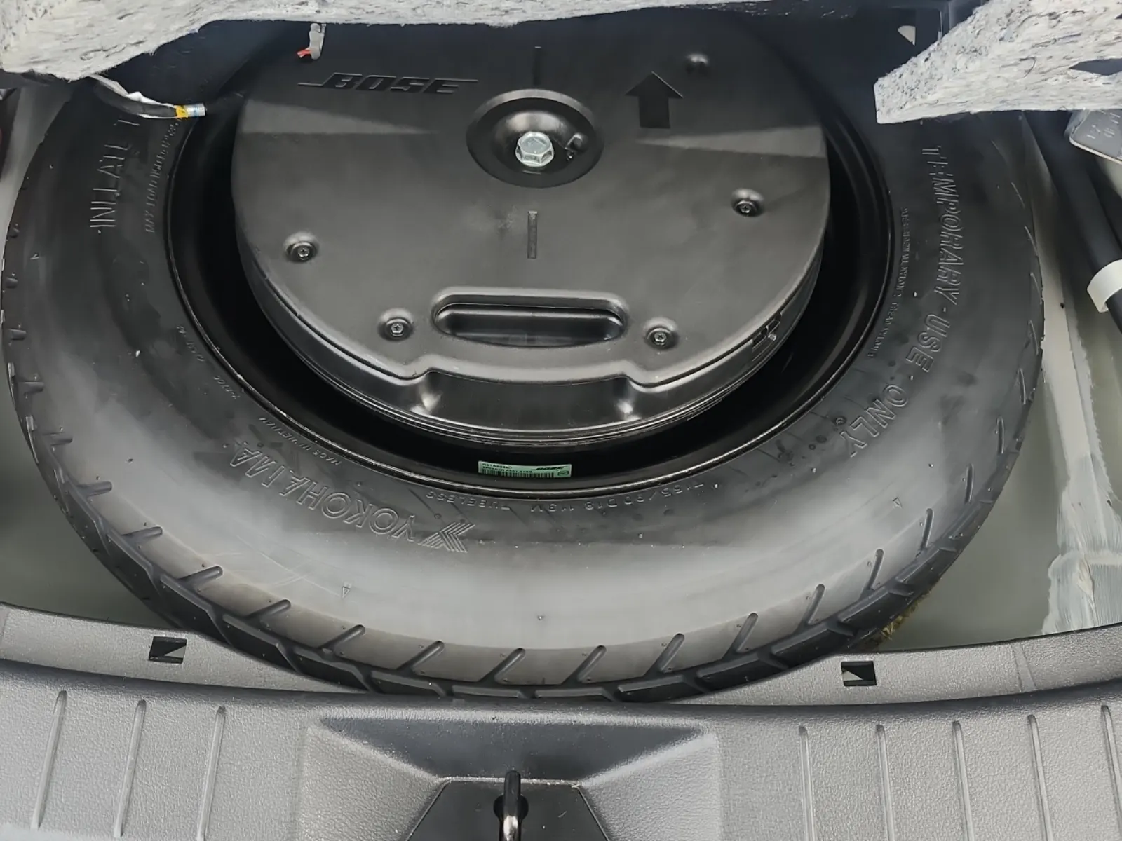 Spare Tire & Wheel Photo