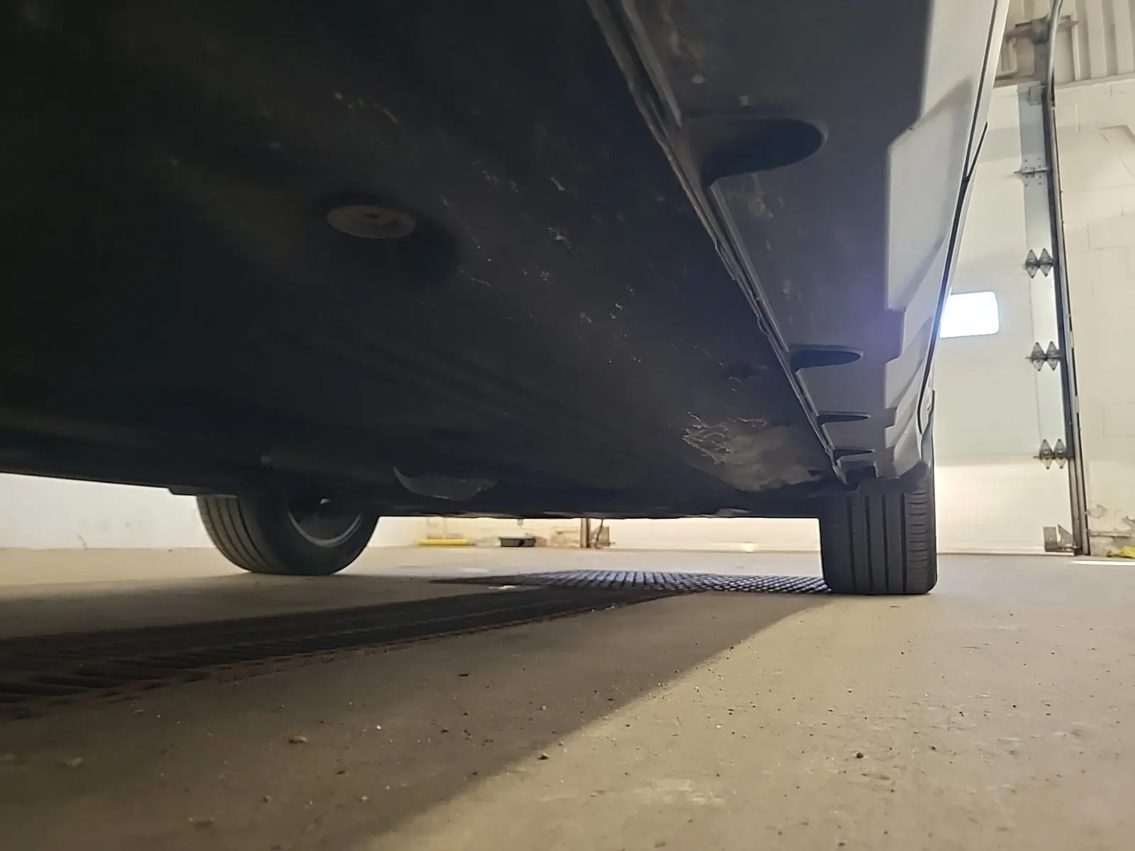Undercarriage - Passenger Photo