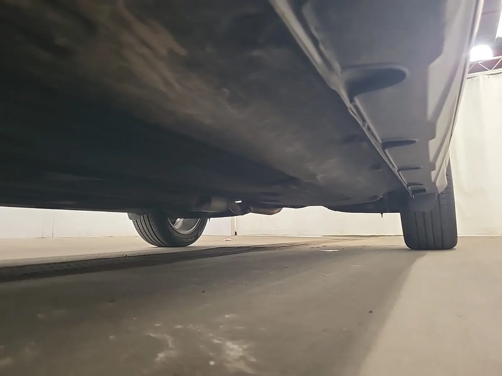 Undercarriage - Driver Photo