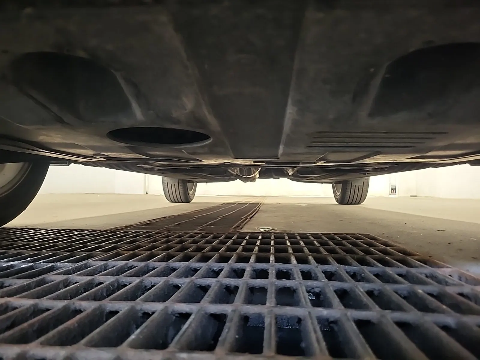 Undercarriage - Front Photo