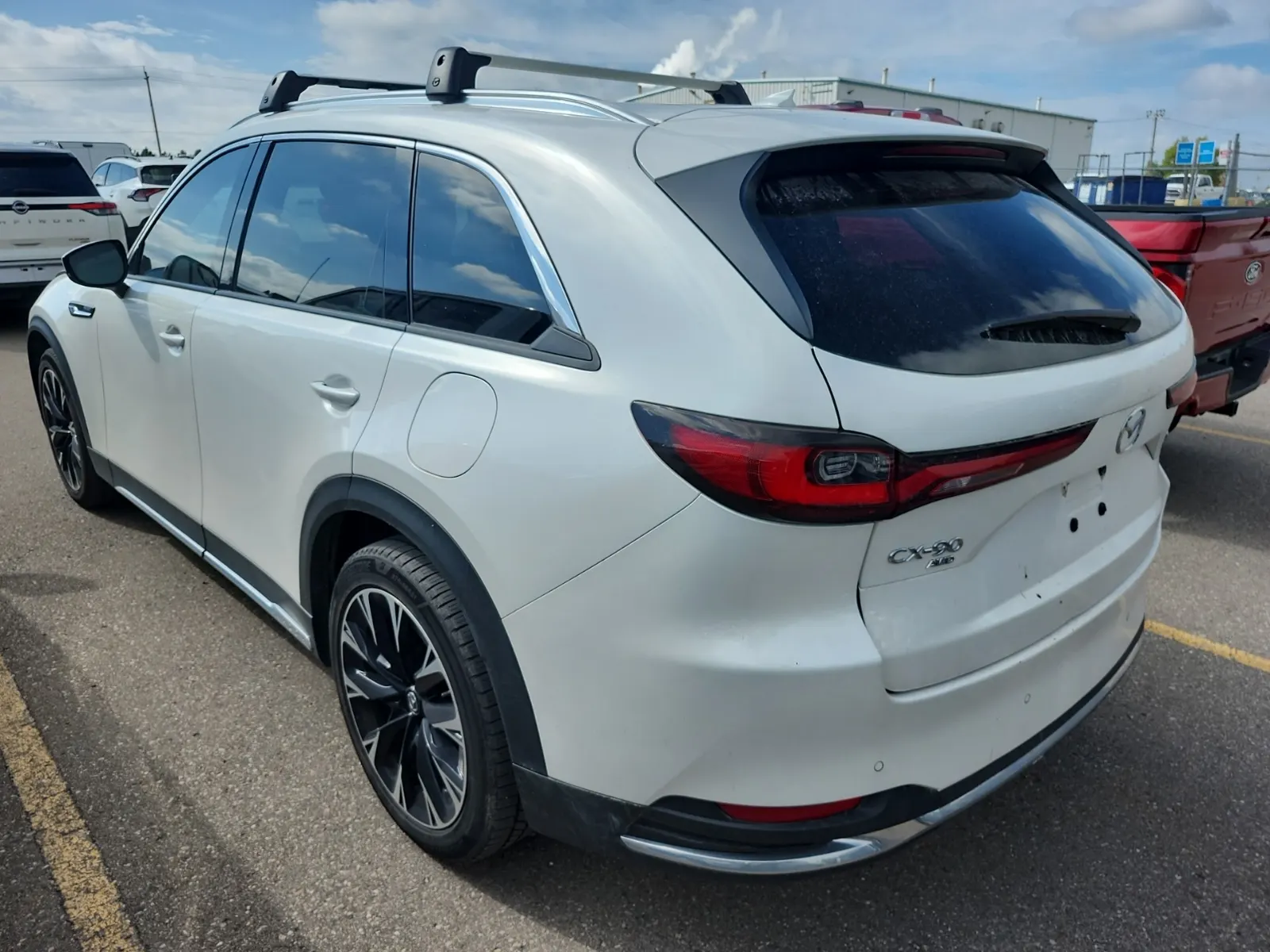 Driver Rear 3/4 Photo