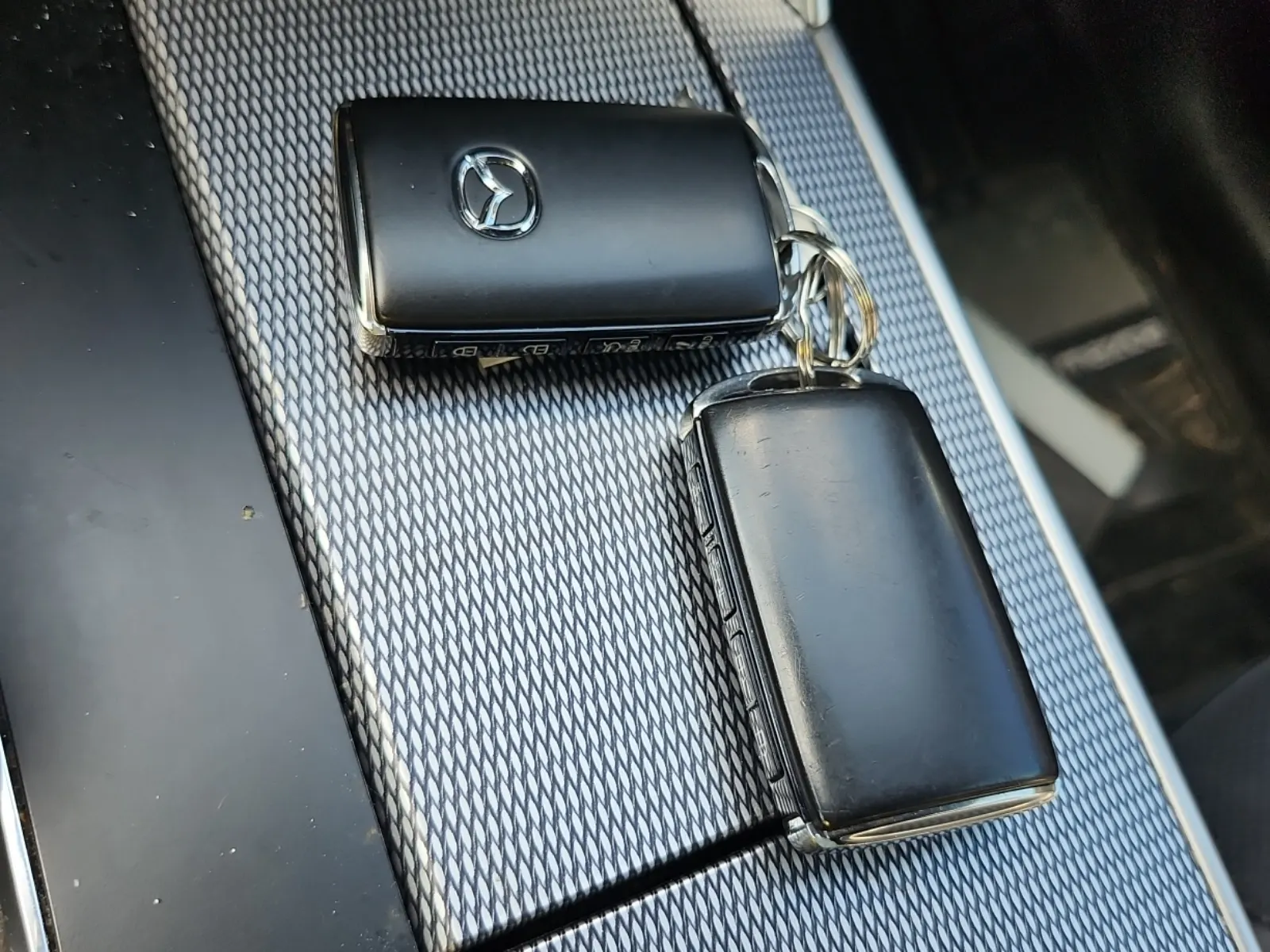 Keys/Fobs/Manual Photo