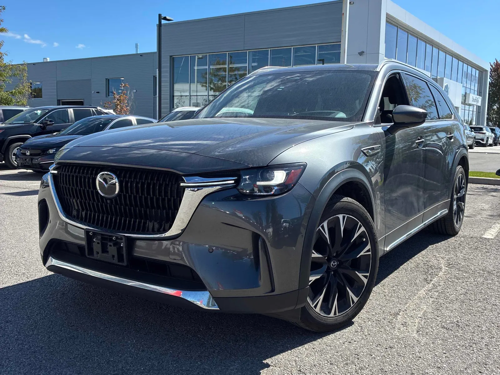 3/4 Front (Main image)