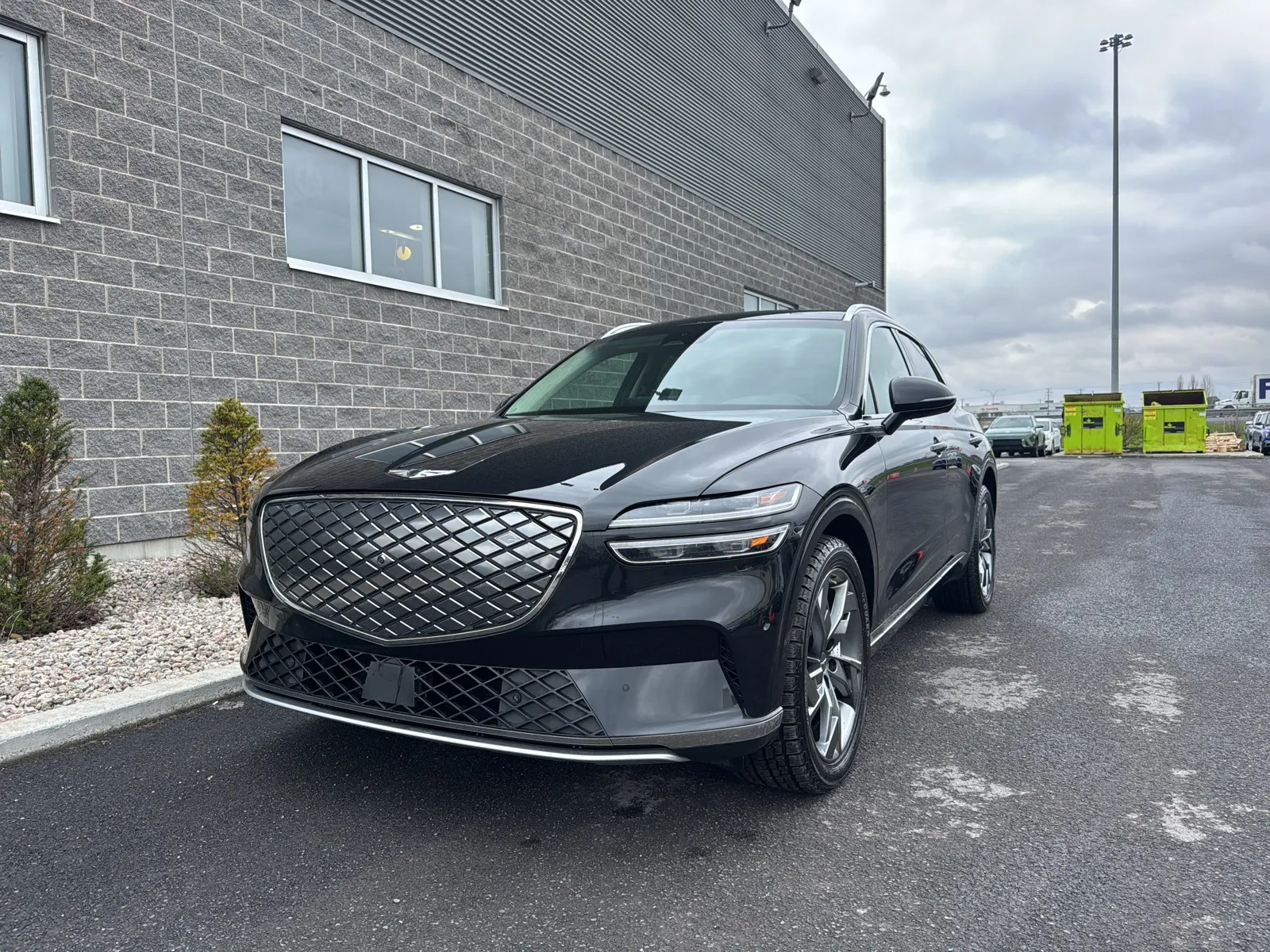3/4 Front (Main image)