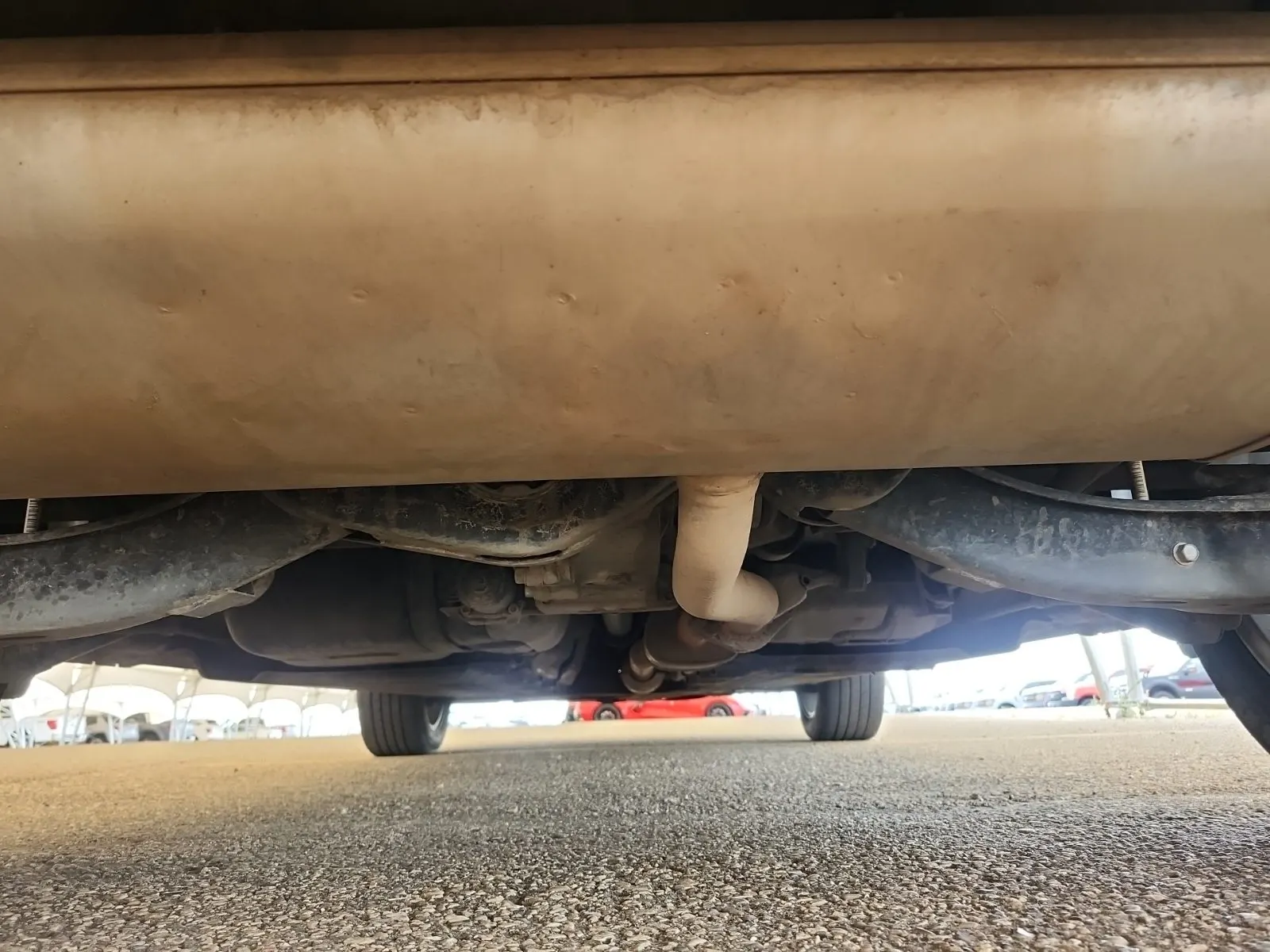 Undercarriage - Rear Photo