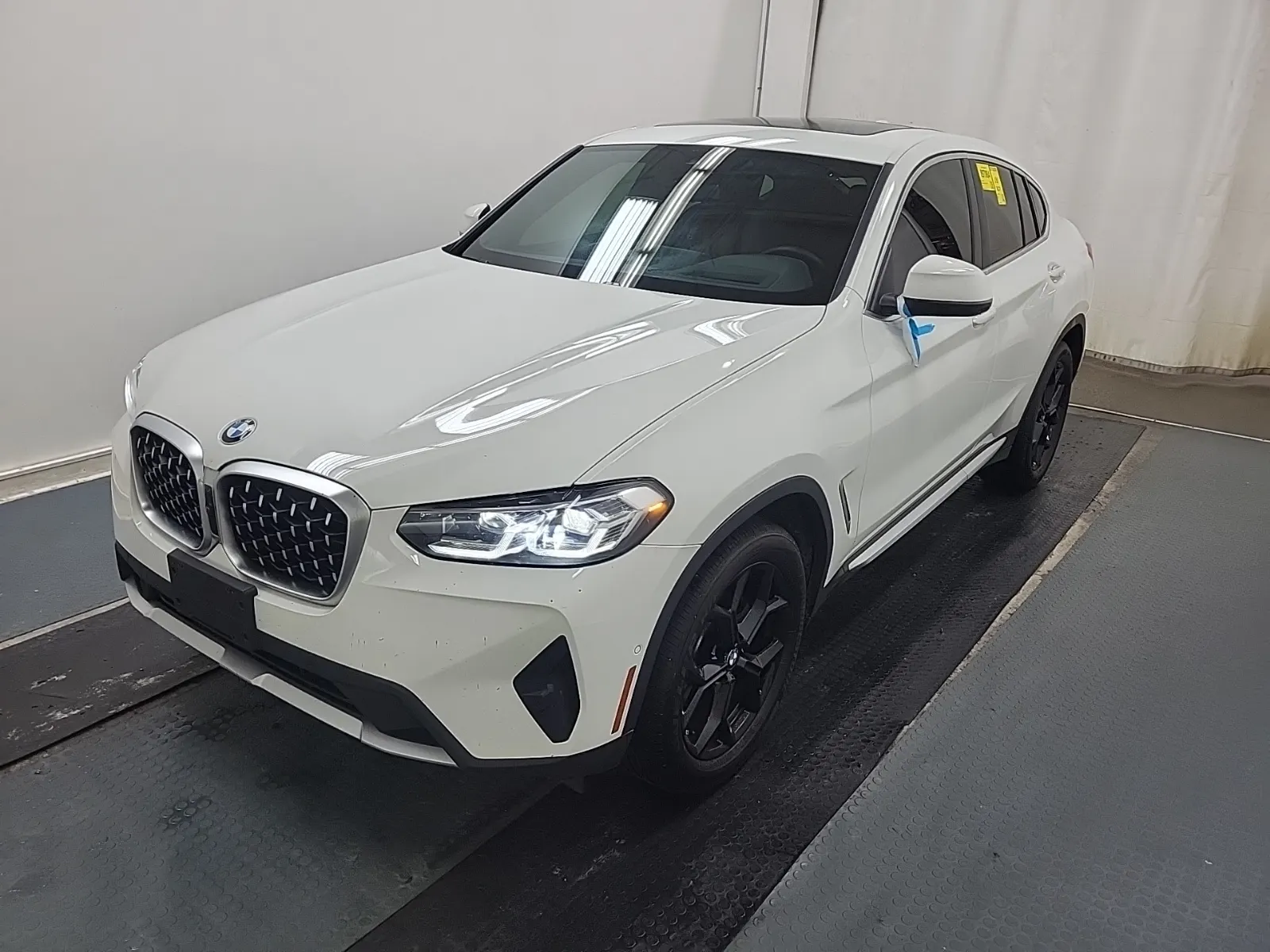 2023 BMW X4