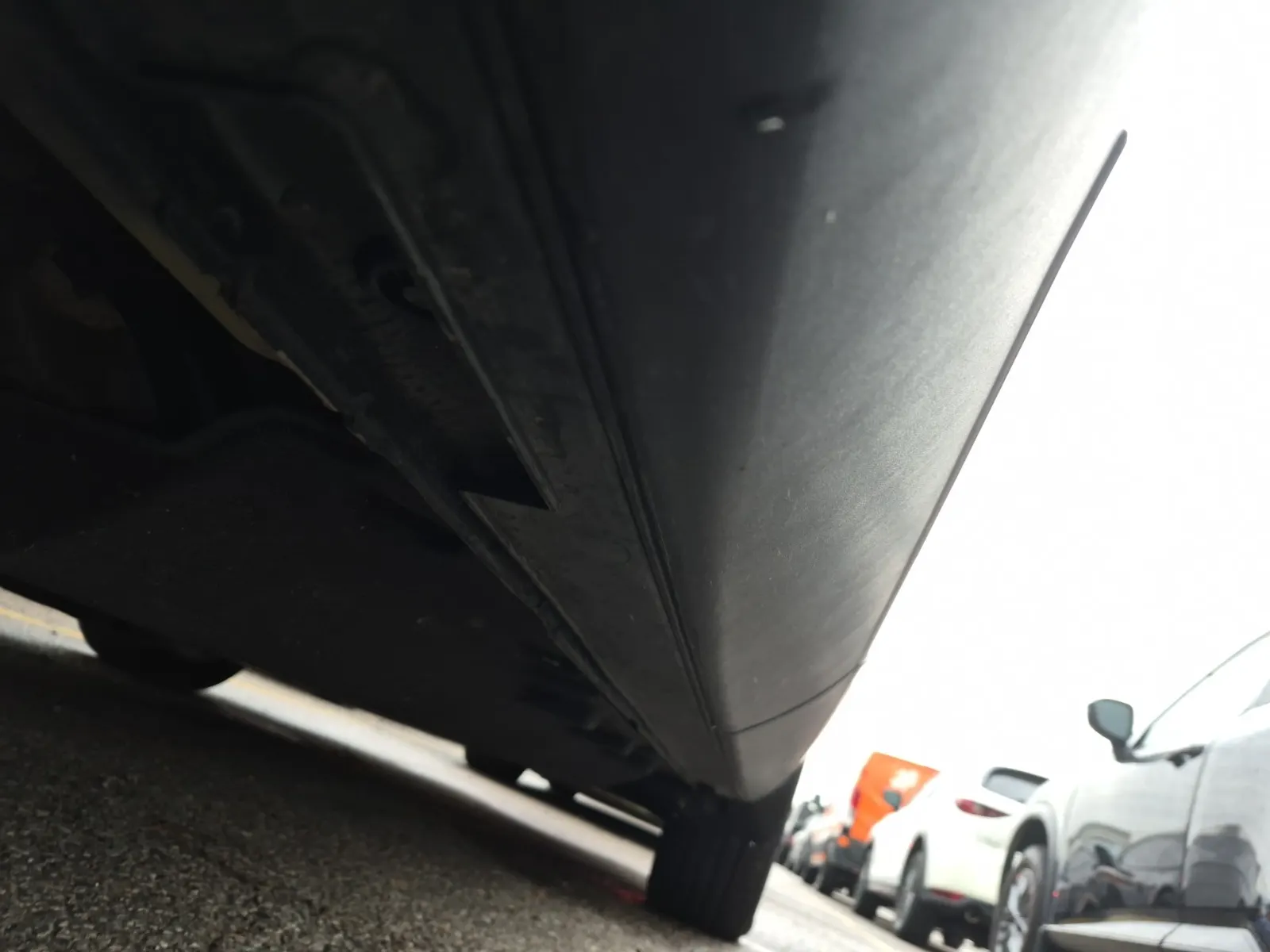 Undercarriage - Passenger Photo