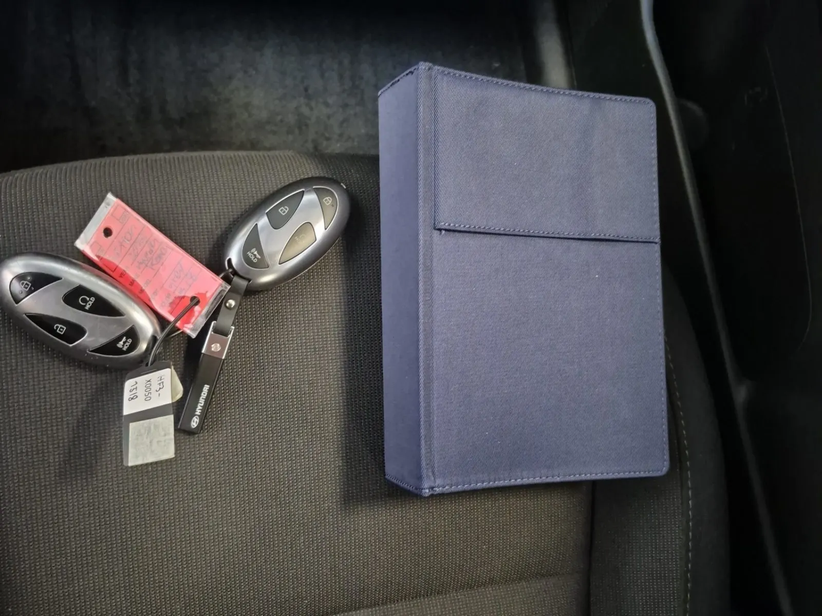 Keys/Fobs/Manual Photo