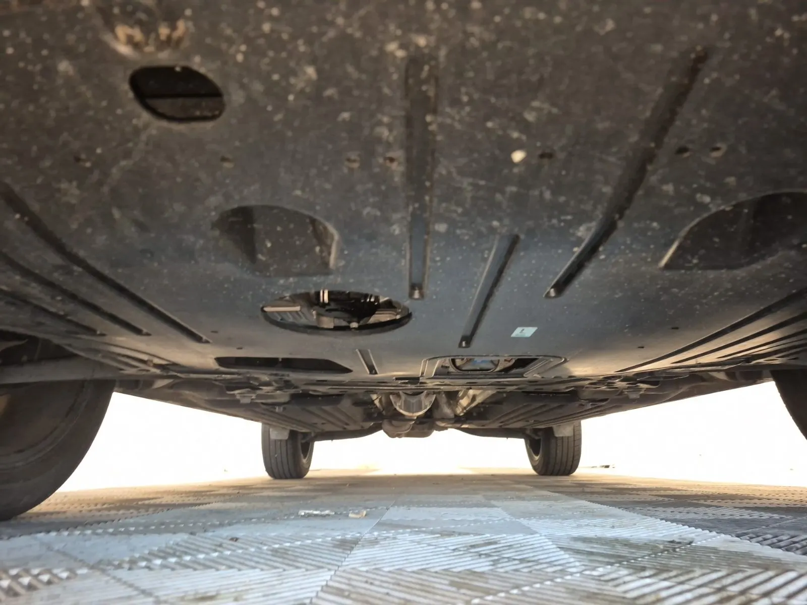 Undercarriage - Front Photo