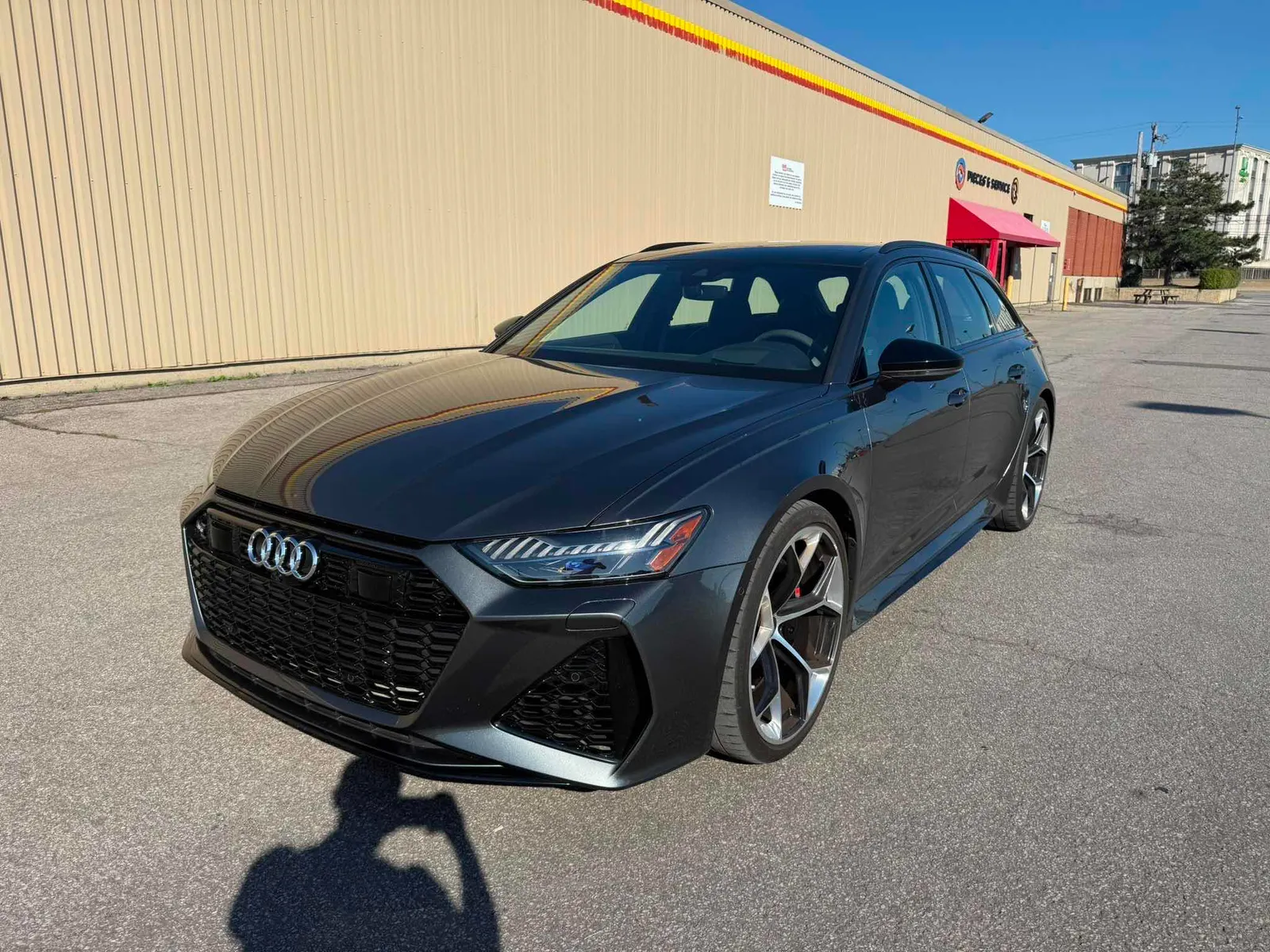 3/4 Front (Main image)