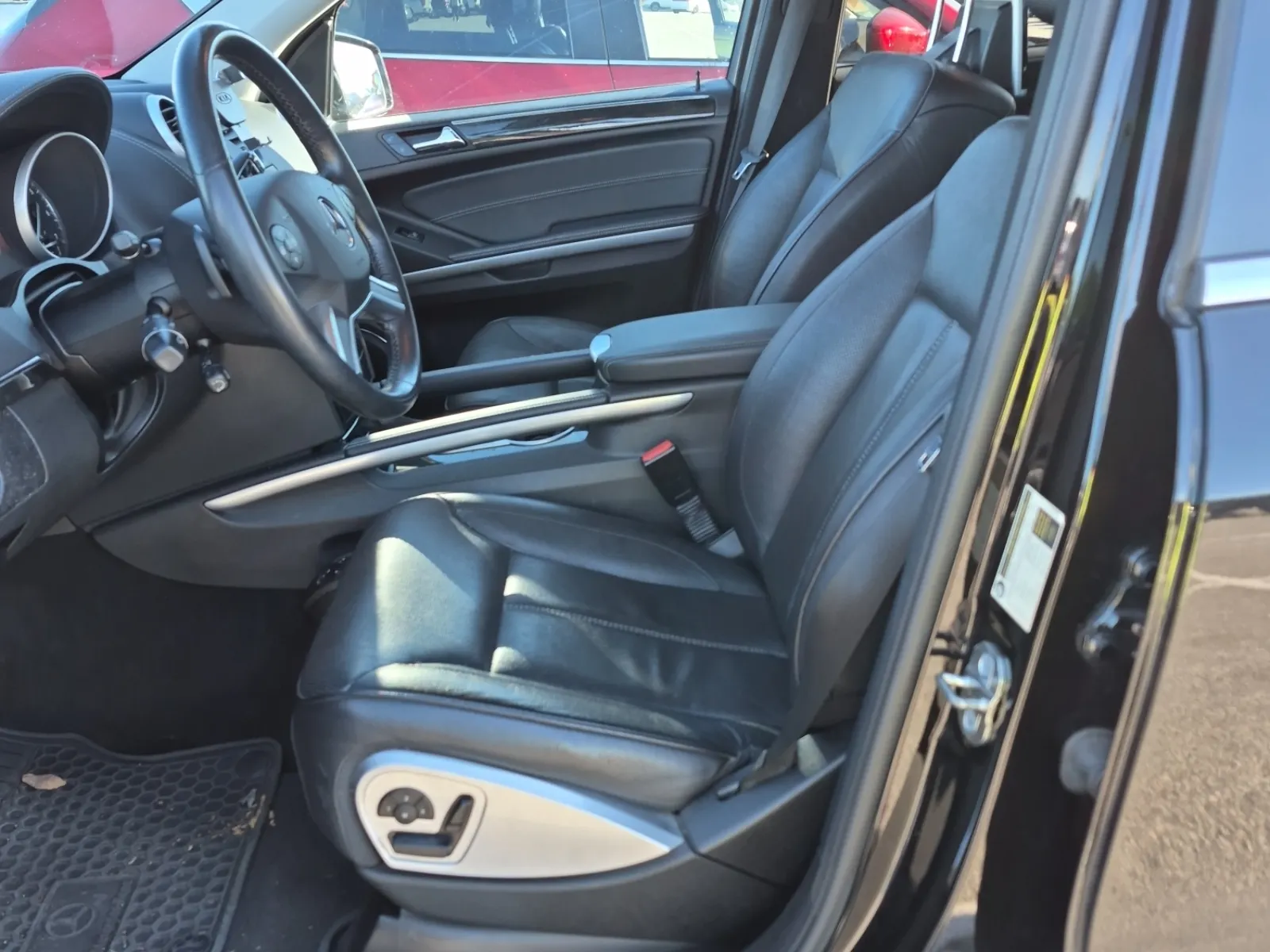 Front Interior Photo