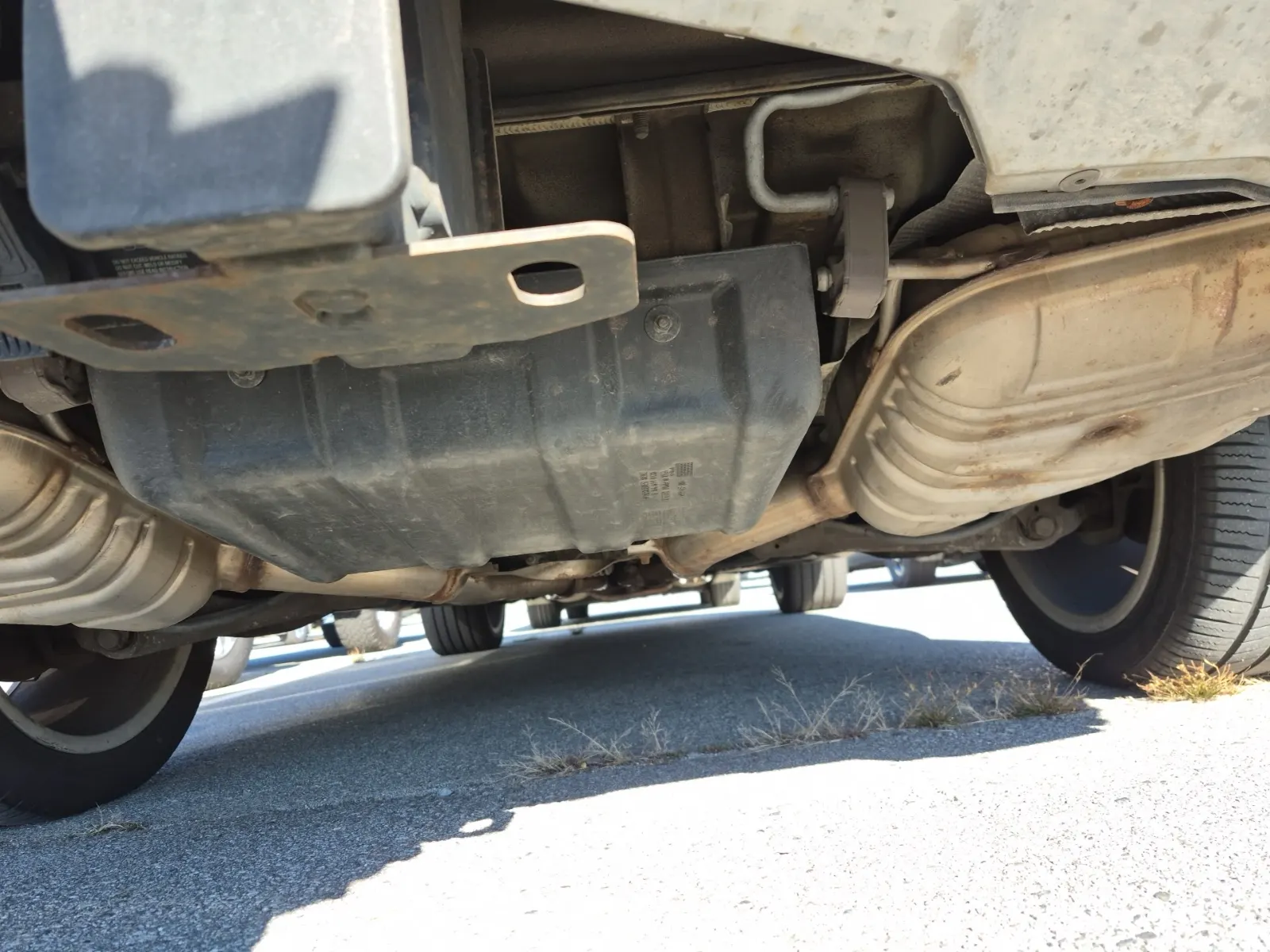 Undercarriage - Rear Photo