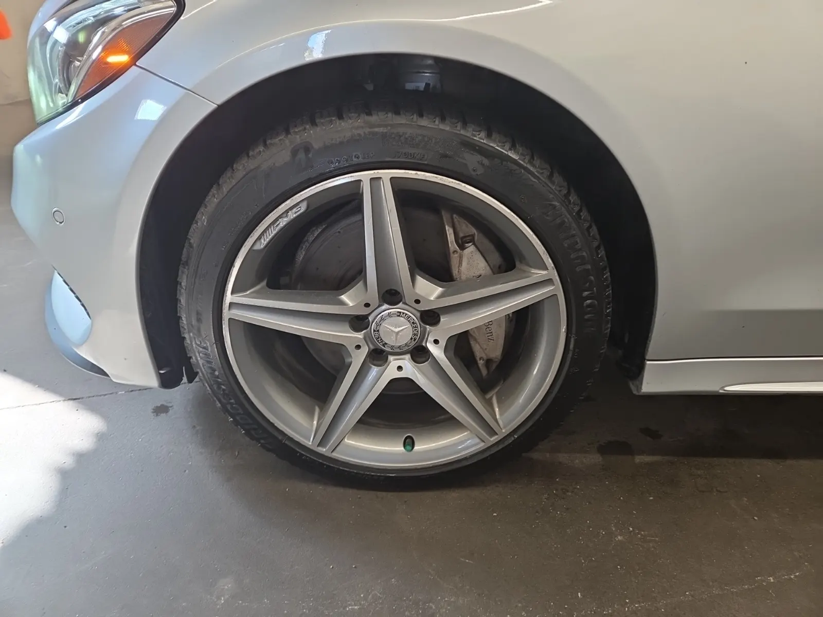 Front driver wheel/tire photo