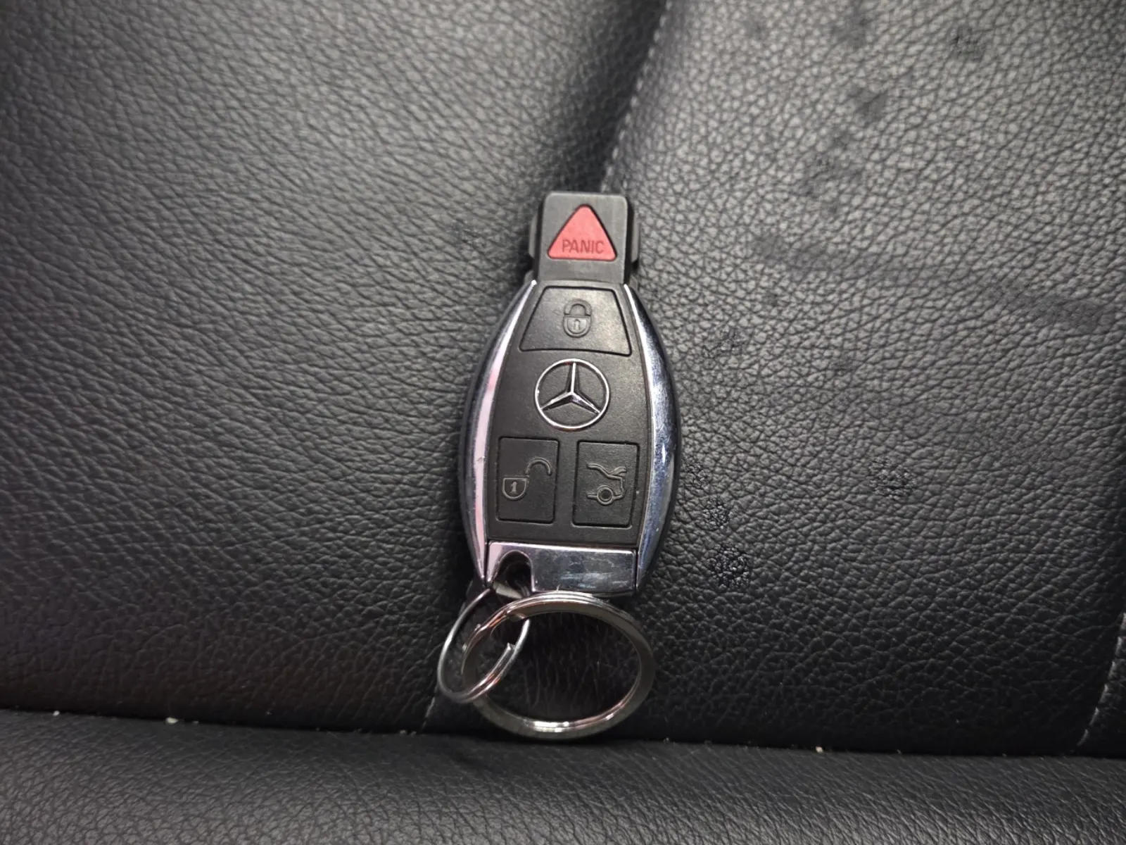 Keys/Fobs/Manual Photo