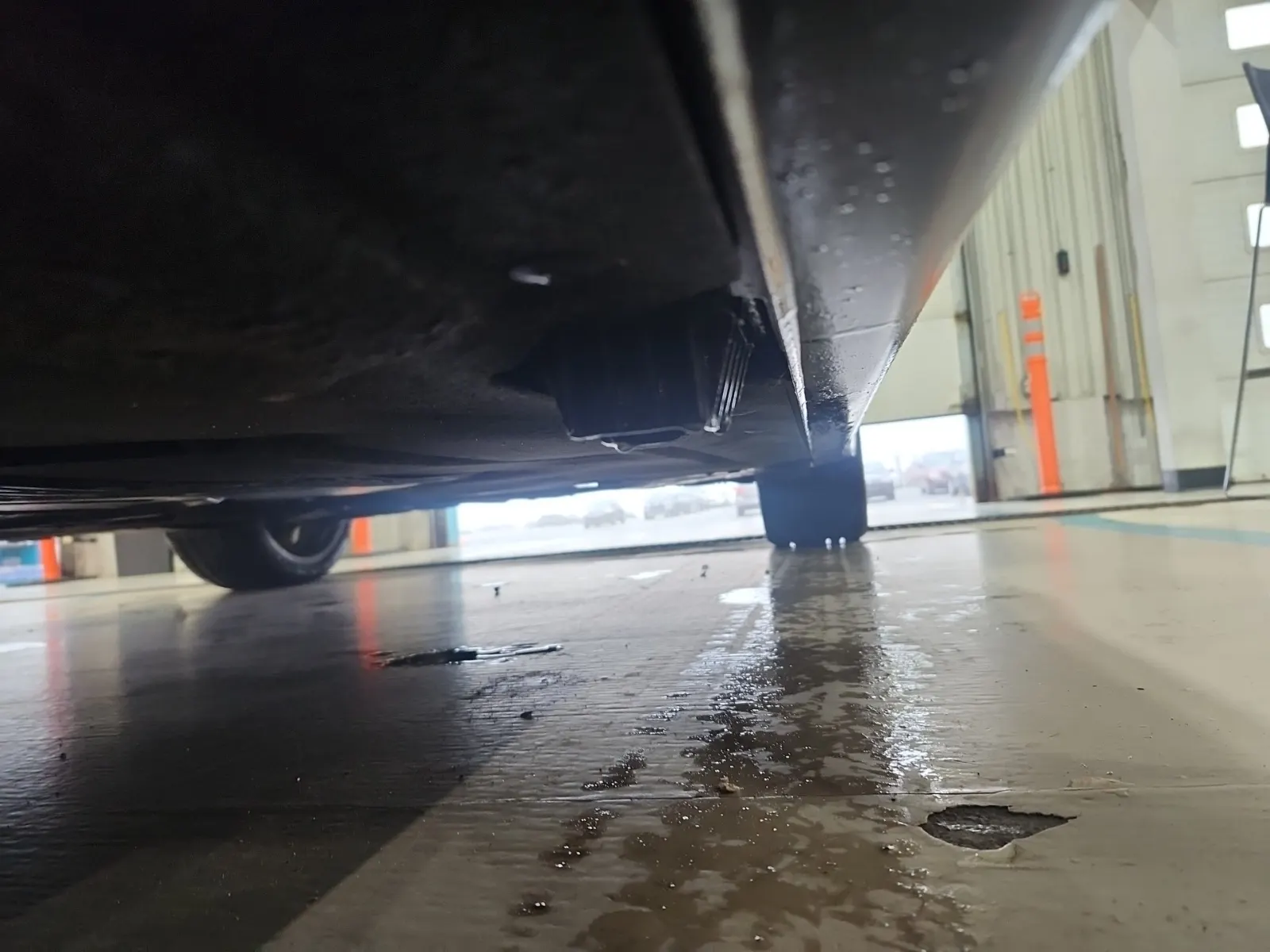 Undercarriage - Driver Photo