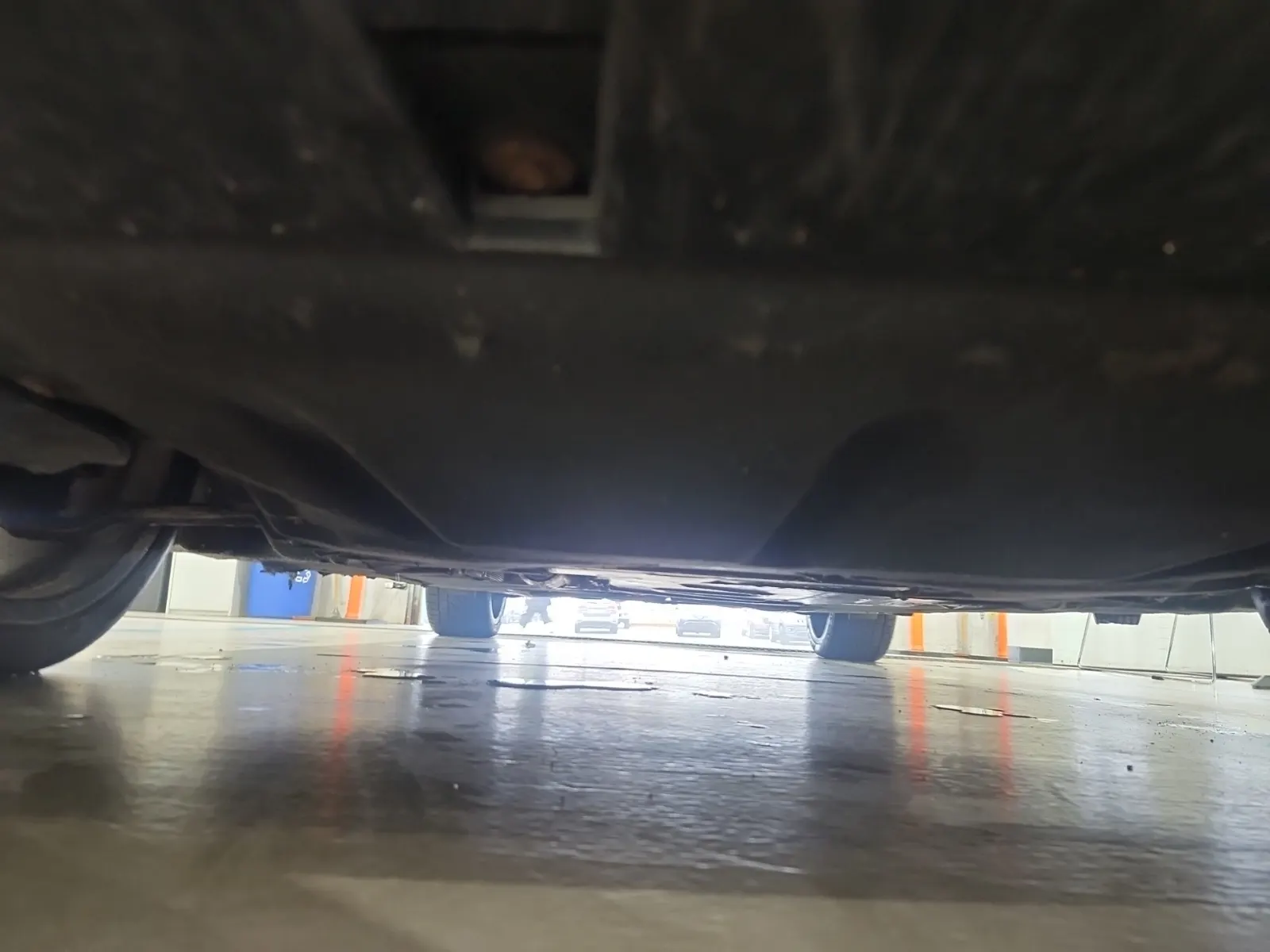 Undercarriage - Front Photo