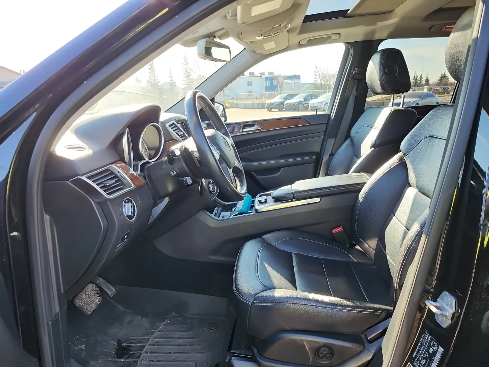 Front Interior Photo