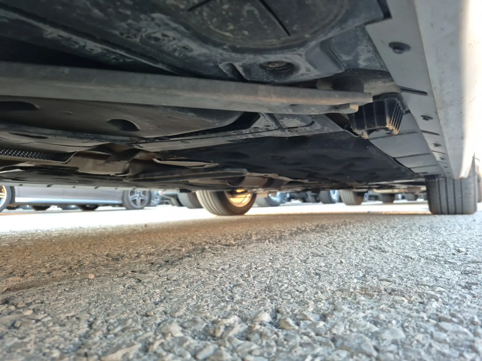 Undercarriage - Passenger Photo