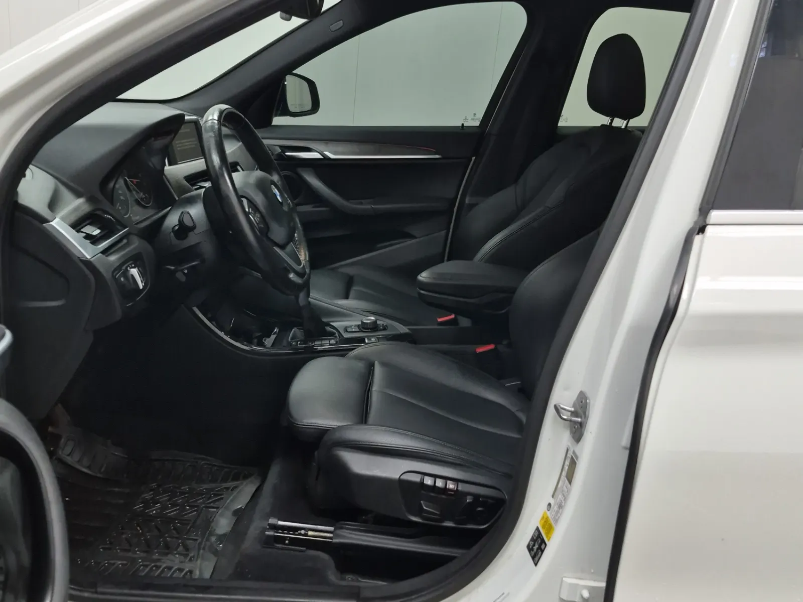 Front Interior Photo